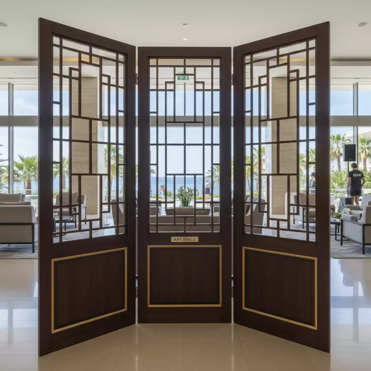 Аренда Ширма Bridget Brown в Swissôtel Resort Sochi Kamelia — ART SPACE