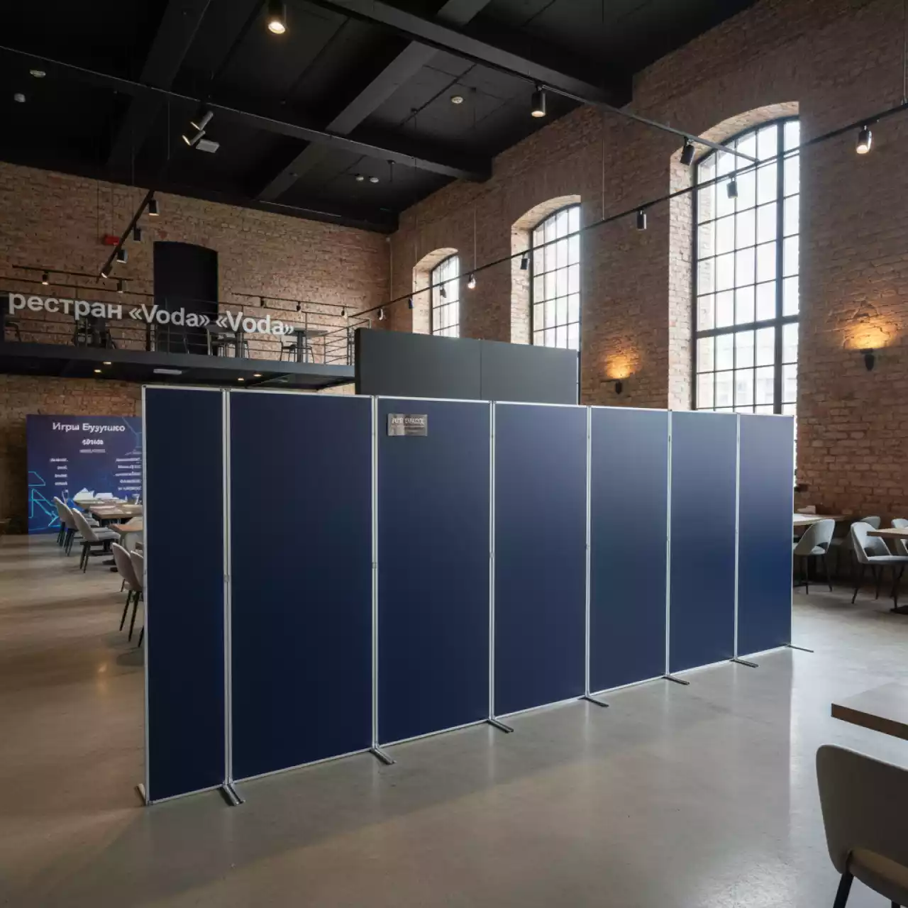 Аренда Ширма для пультовой 5x1,2 м в ресторане «Voda» — ART SPACE