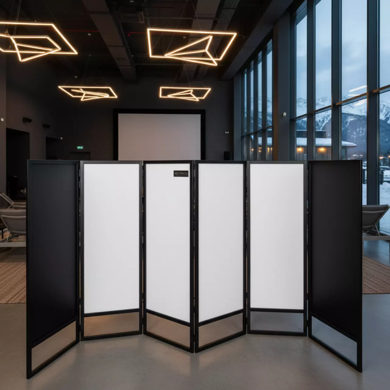 Аренда Ширма техническая чёрно белая в Поляна 1389 Отель и Спа — ART SPACE