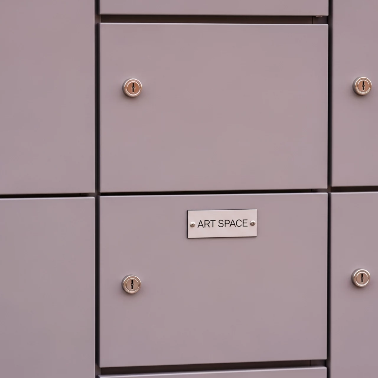 Аренда Шкаф локер 16 секций в Гранд Отель Сочи — ART SPACE