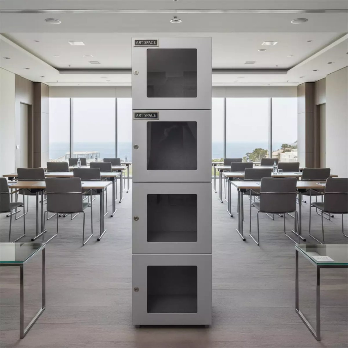 Аренда Шкаф металлический 4 ячейки 50х30х185 см в Radisson Blu Resort & Congress Centre — ART SPACE