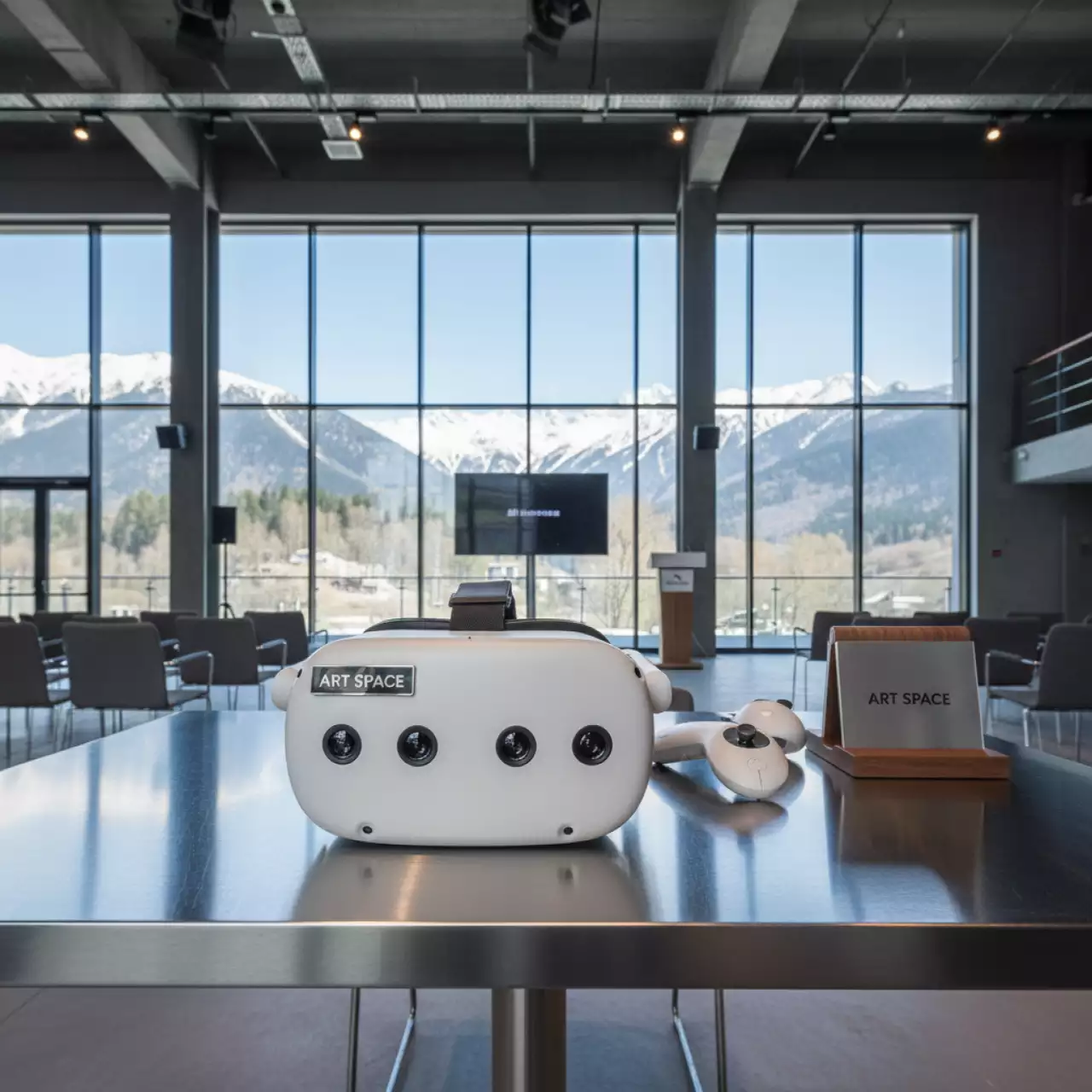 Аренда Шлем VR автономный Pico Neo 3 128 Гб в Radisson Hotel Rosa Khutor — ART SPACE