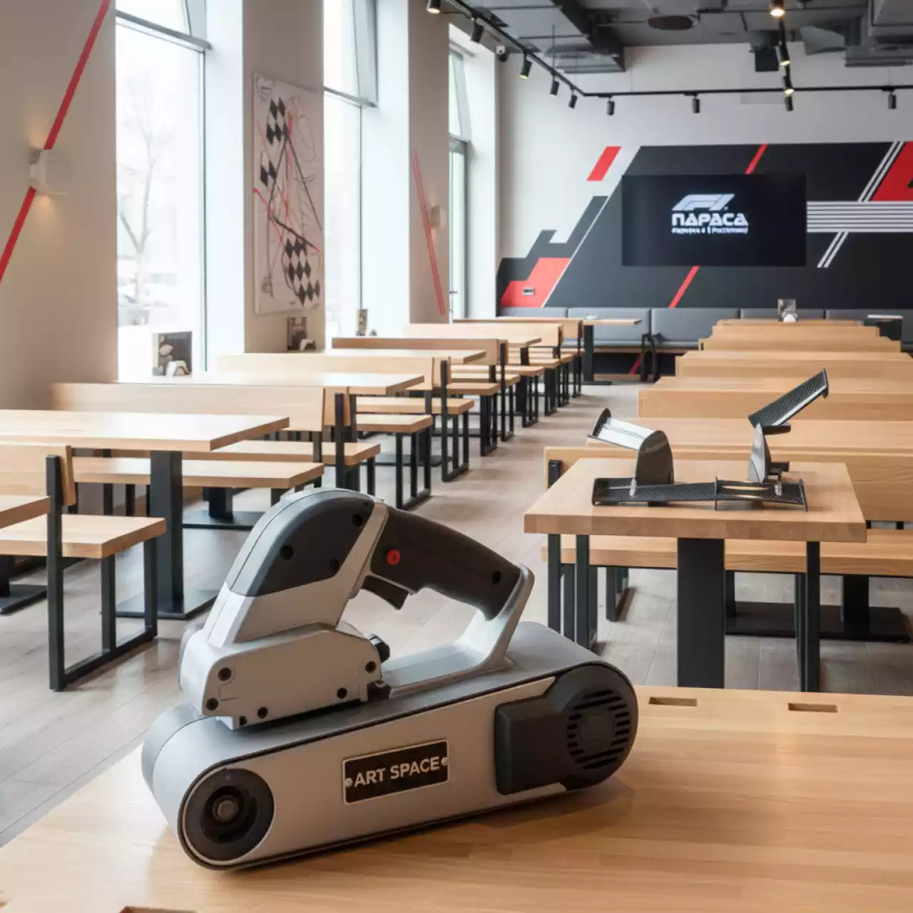 Аренда Шлифмашина ленточная DORN DBS 1150 в ресторане «Паруса» — ART SPACE