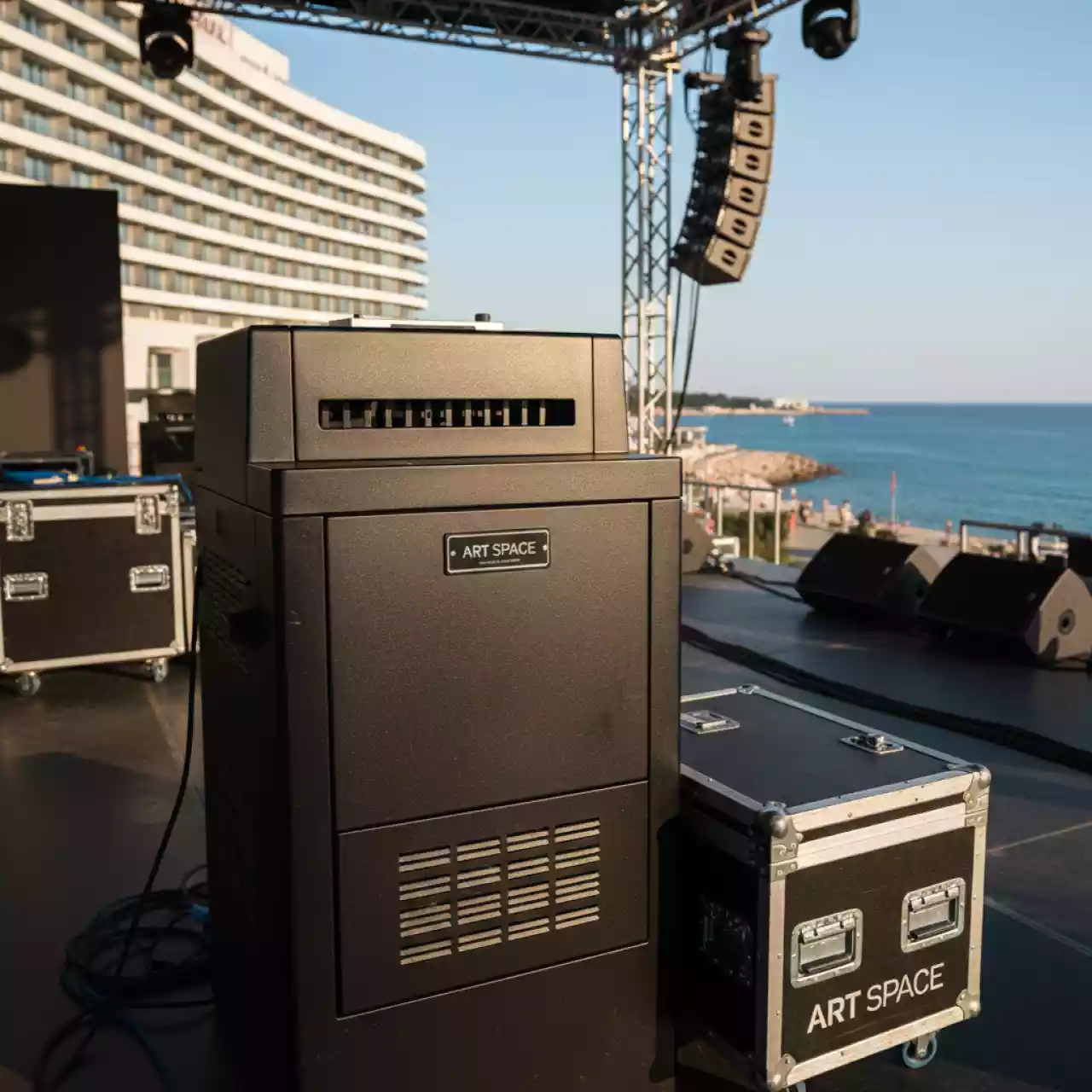 Аренда Шредер уничтожитель Rexel Momentum X406 4х28 мм в отеле Radisson Lazurnaya — ART SPACE