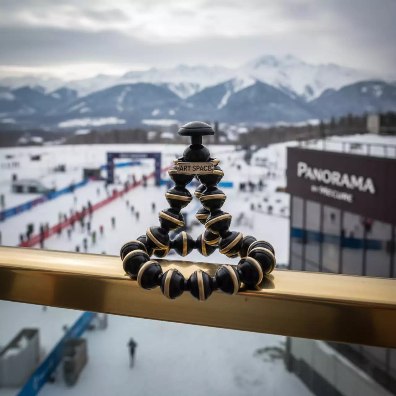 Аренда Штатив мини гибкий из шариков в Panorama by Mercure — ART SPACE