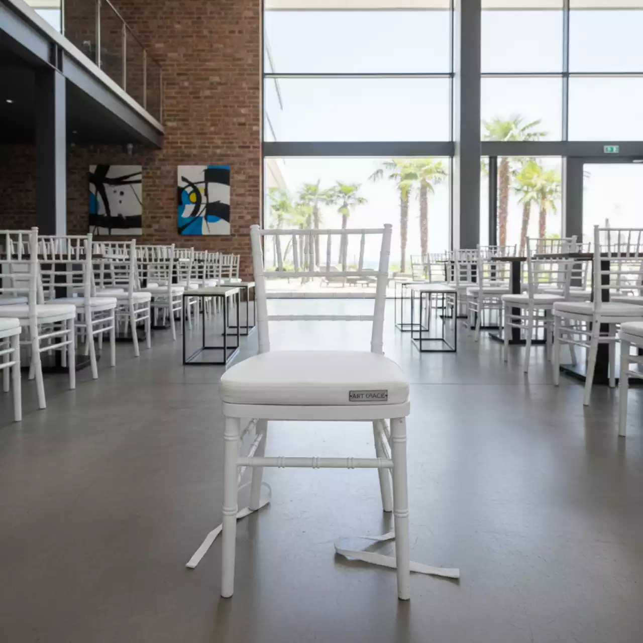 Аренда Сидушка для стула Кьявари белая габардин в Karat Resort — ART SPACE