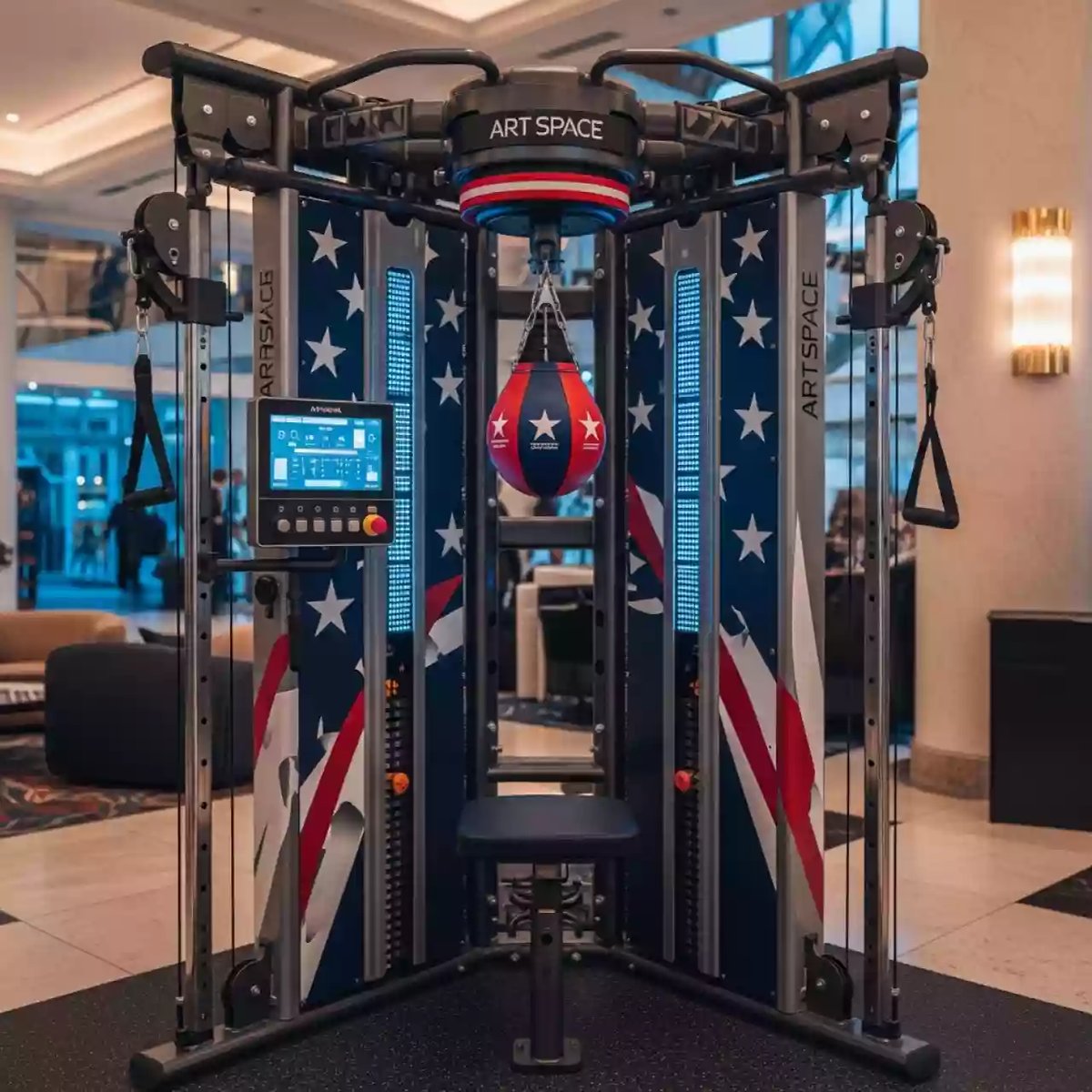 Аренда Силомер патриот в Mövenpick Hotel — ART SPACE