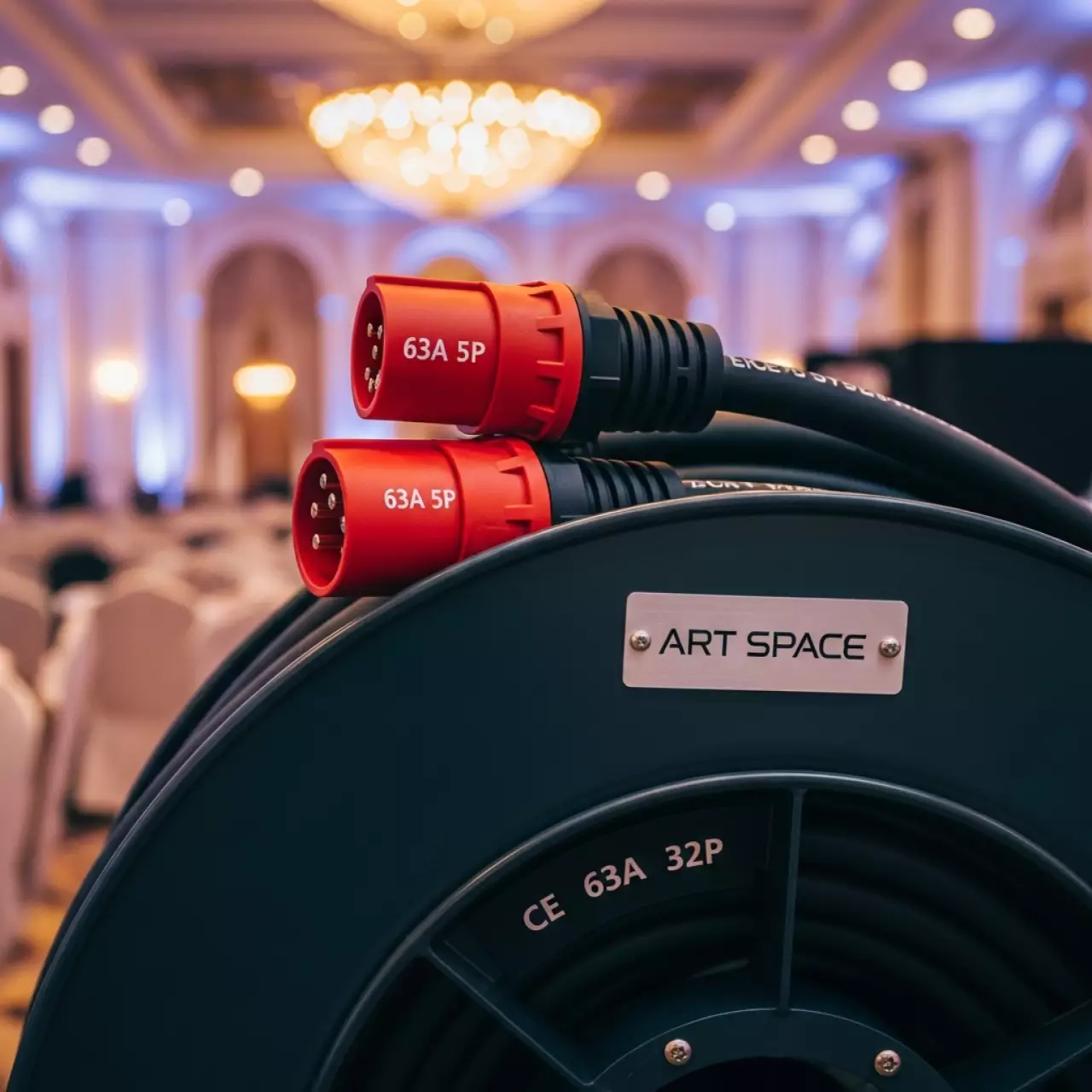 Аренда Силовой кабель 380 В CEE 63 А 5P CEE 32 А 5P IP67 10 м в Radisson Hotel Rosa Khutor — ART SPACE