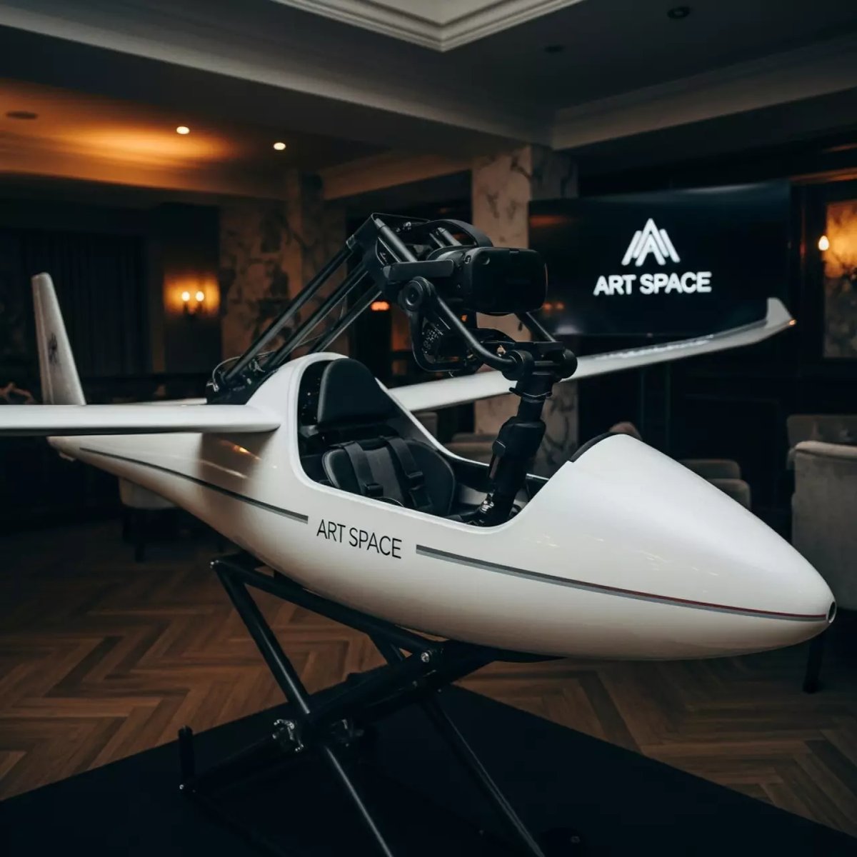 Аренда Симулятор полета глайдер VR в ресторане «Плакучая Ива» — ART SPACE