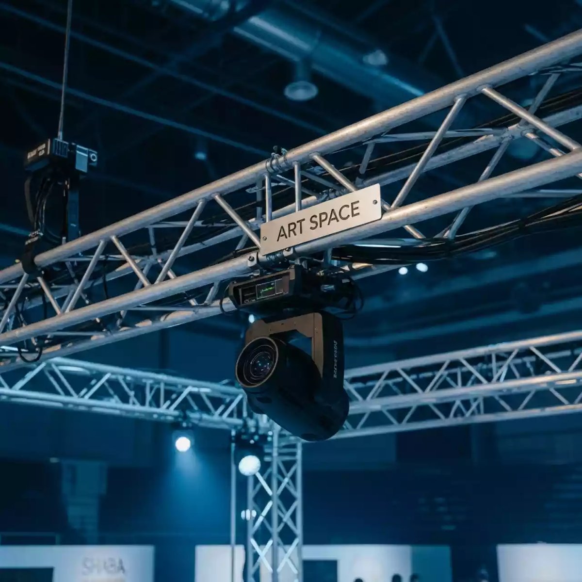 Аренда Система электроснабжения потолочная в ледовой арене «Шайба» — ART SPACE