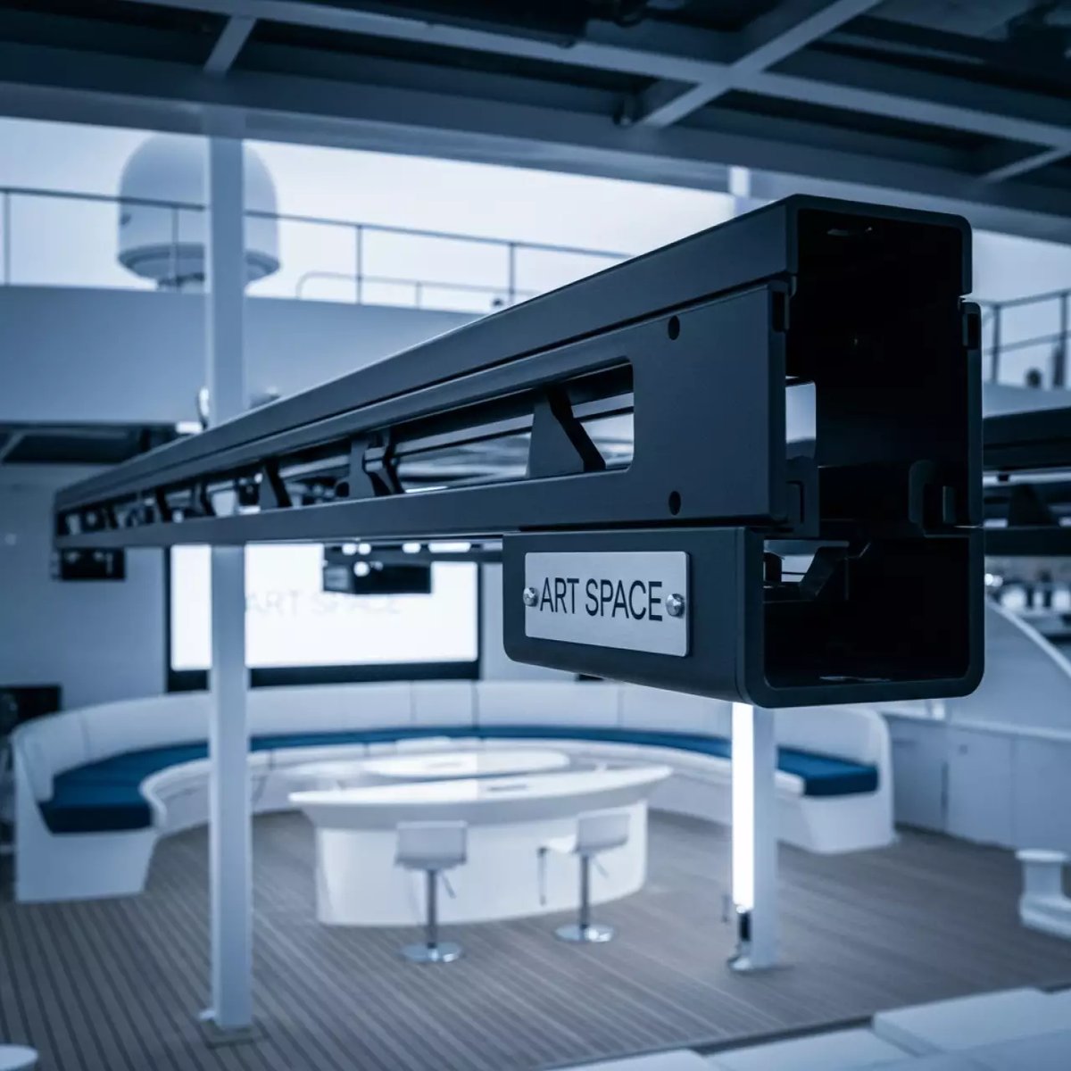 Аренда Система рельсовая Black Sensor BS SCHOOL 65 Medium на VIP теплоходе (Морпорт Сочи) — ART SPACE