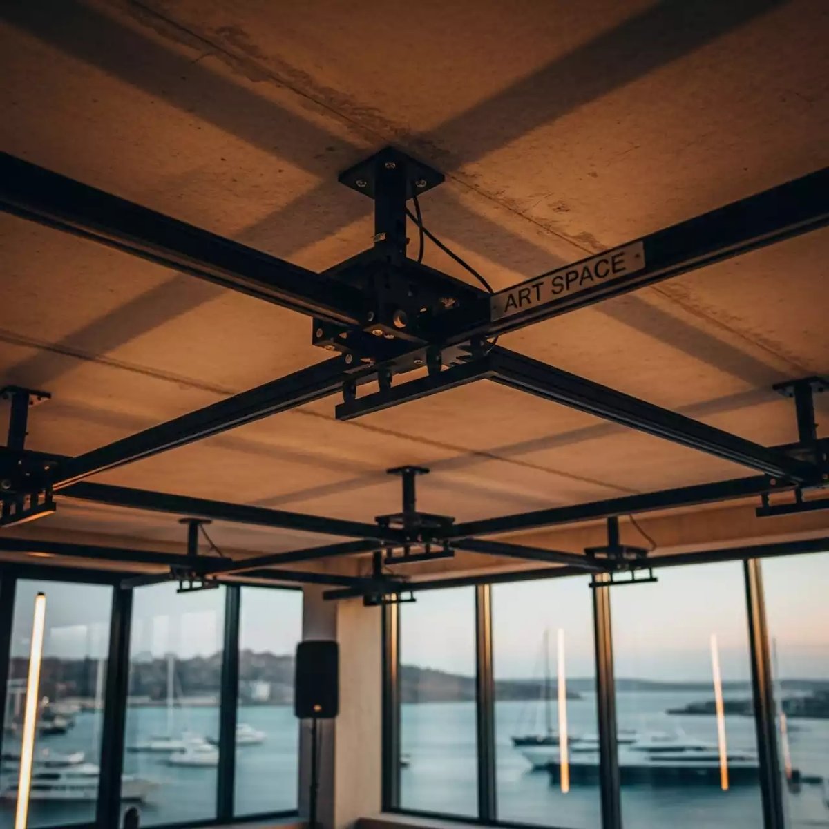 Аренда Система рельсовая Black Sensor BS SCHOOL 86 Start на парусной регате (Сочи) — ART SPACE