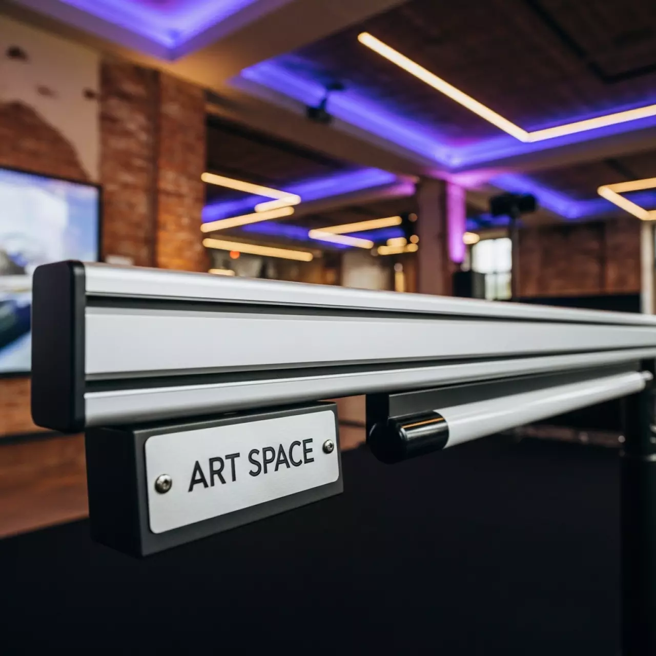 Аренда Система рельсовая PolyGlide Slide МОНО 1 для интерактивных досок 75 94 КР 120 Р маркер в Swissôtel Resort Sochi Kamelia — ART SPACE