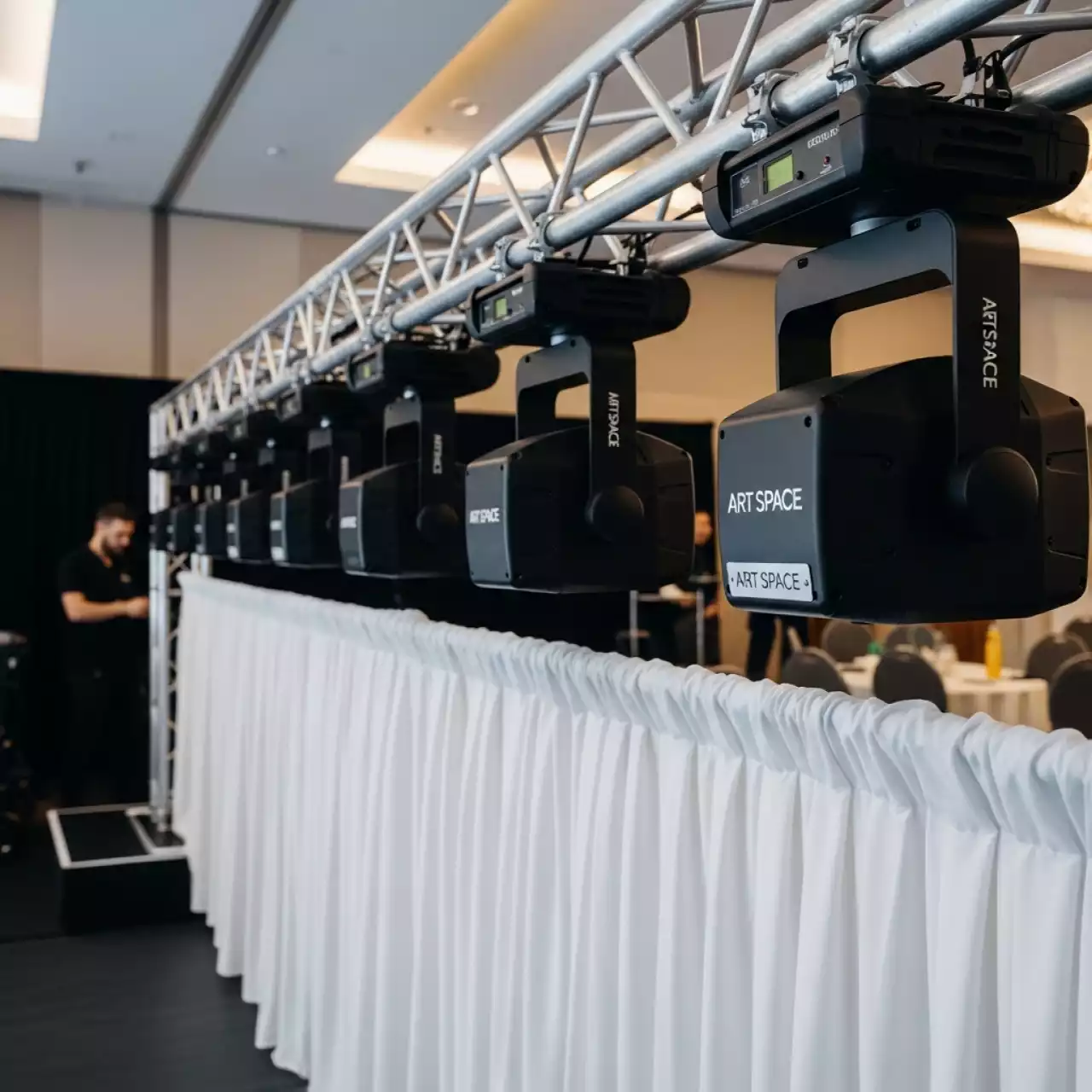 Аренда Система сброса занавеса Кабуки MKS 2 в Mövenpick Hotel — ART SPACE