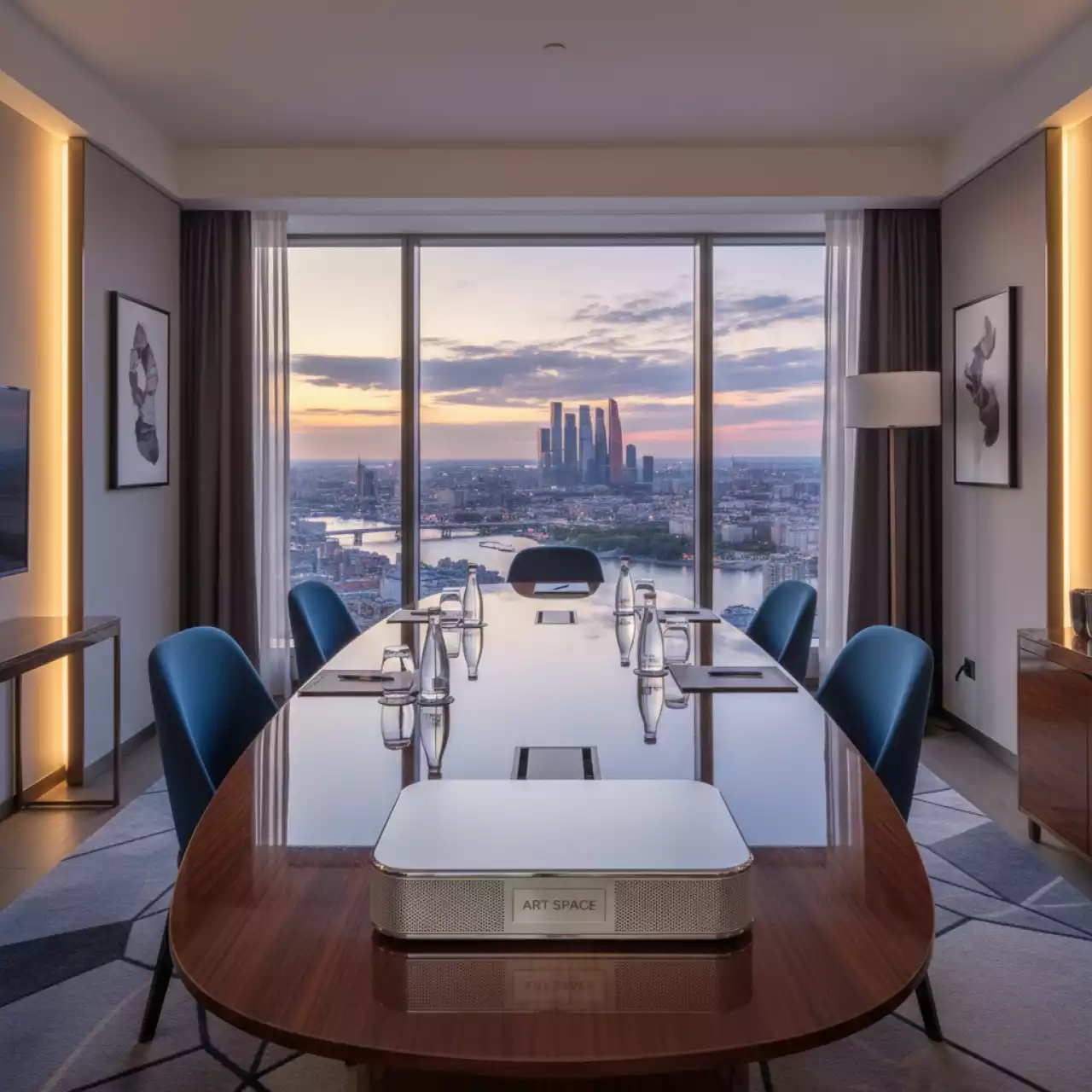 Аренда Система видеоконференцсвязи Tandberg C20 в Panorama by Mercure — ART SPACE