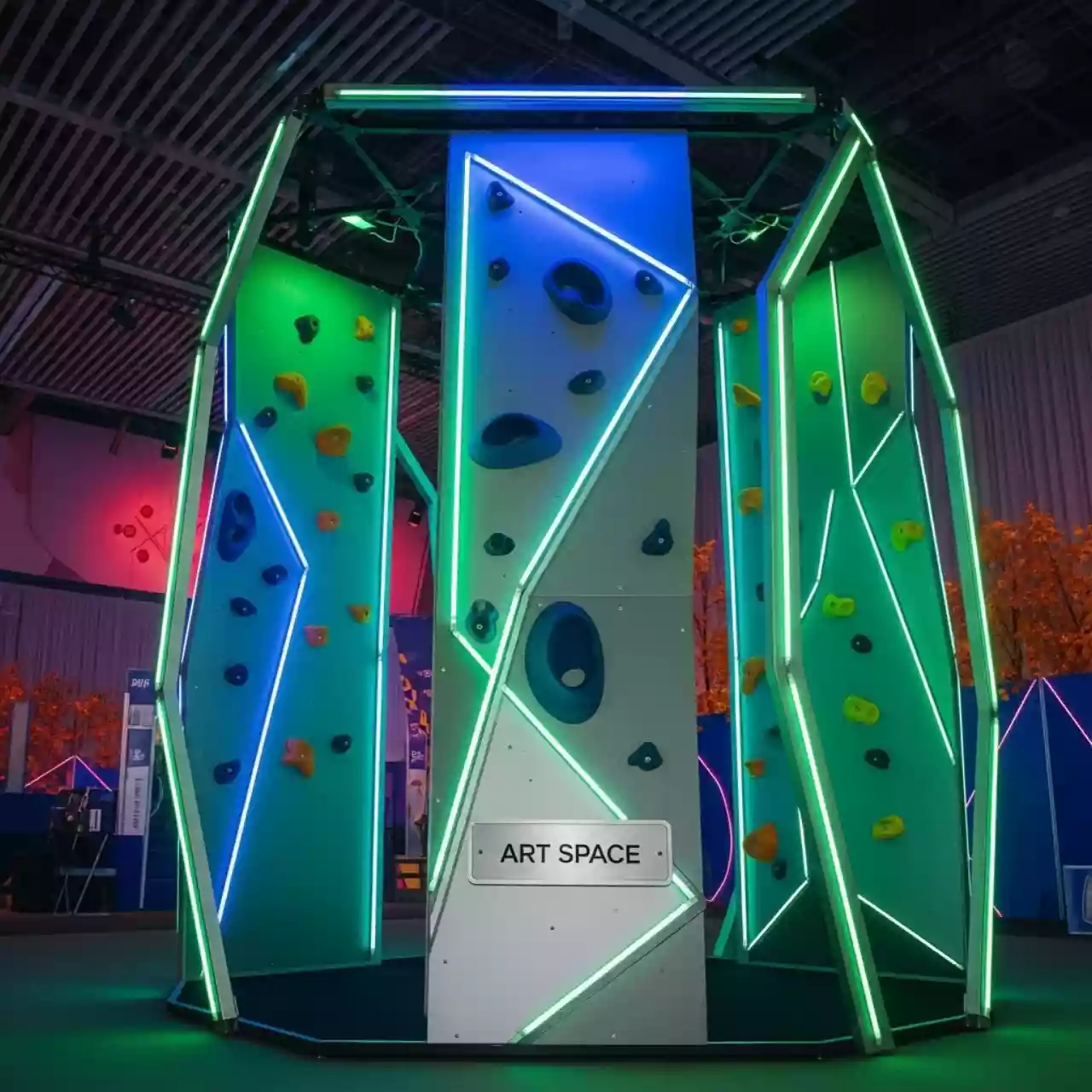 Аренда Скалодром аттракцион Подросток в конгресс-холле отеля Жемчужина — ART SPACE