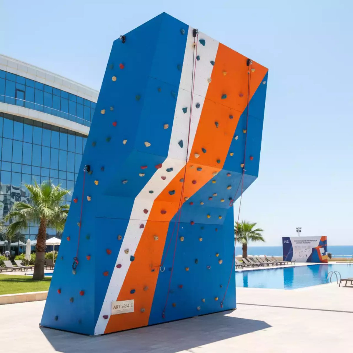 Аренда Скалодром «Крепость» в Radisson Blu Resort & Congress Centre — ART SPACE