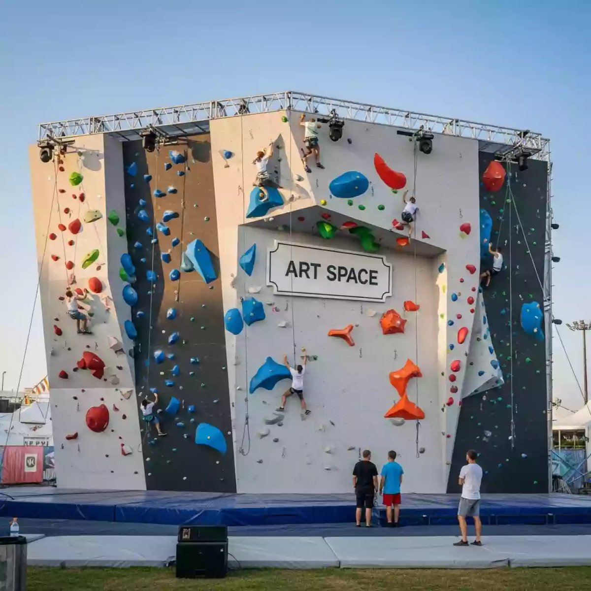 Аренда Скалодрома командного "Галактика" в казино «Сочи» — ART SPACE