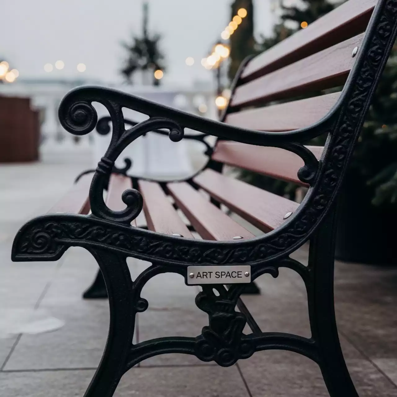 Аренда Скамья лавка старинная уличная в Grand Karat Sochi — ART SPACE