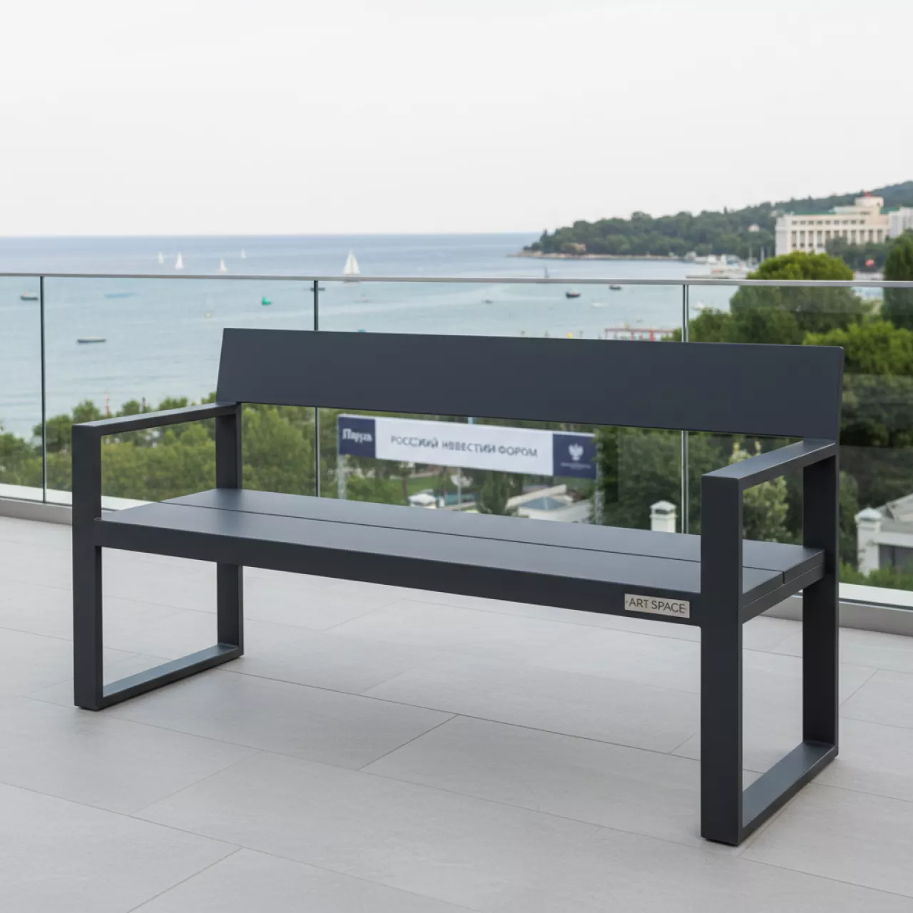 Аренда Скамья садовая Sorrento из алюминия в ресторане «Паруса» — ART SPACE