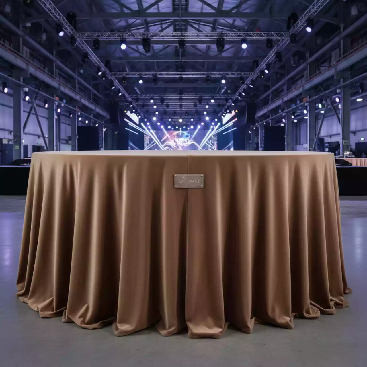 Аренда Скатерть бархатная круглая капучино диаметром 3,2 м в ледовом дворце «Роза Хутор» — ART SPACE