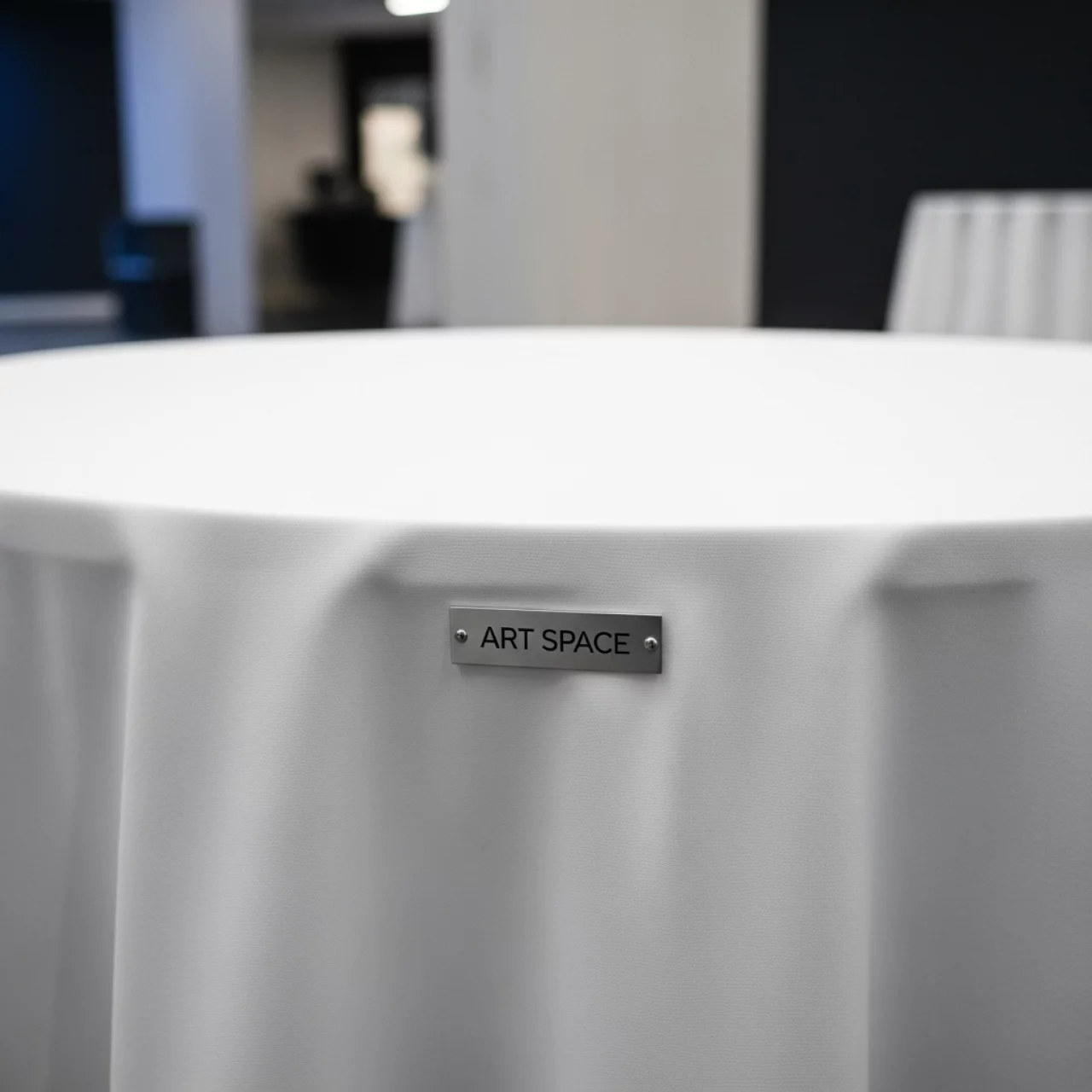 Аренда Скатерть белая круглая диаметром 2,6 м в зале «Чайка» (Морпорт) — ART SPACE