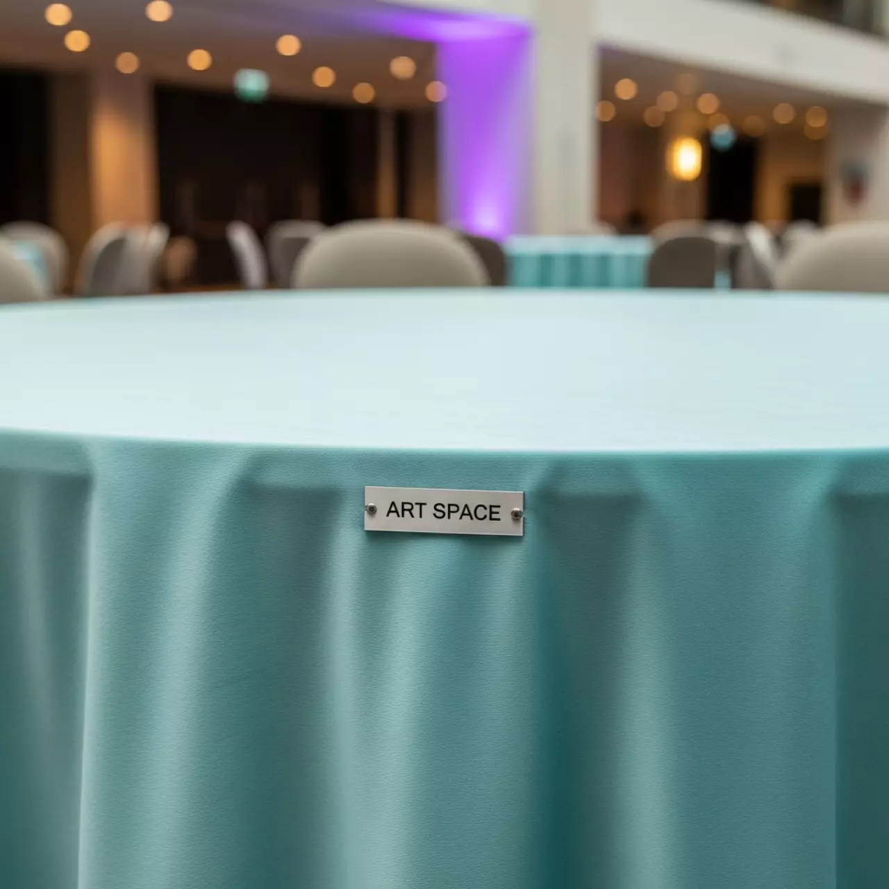 Аренда Скатерть круглая бархатная бесшовная ментоловая Альт в Mövenpick Hotel — ART SPACE