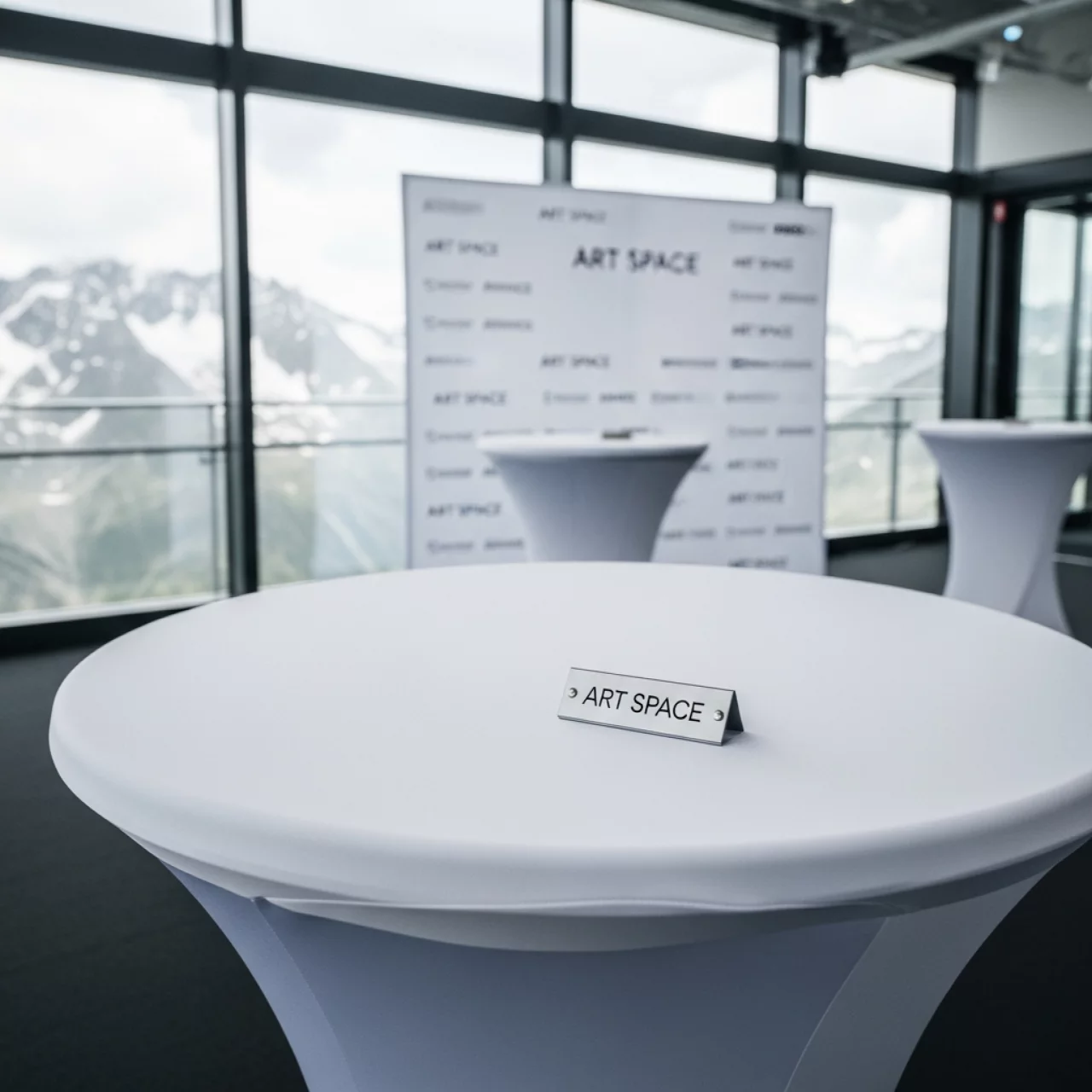 Аренда Скатерть круглая белая на площадке Rosa Peak (2320м) — ART SPACE