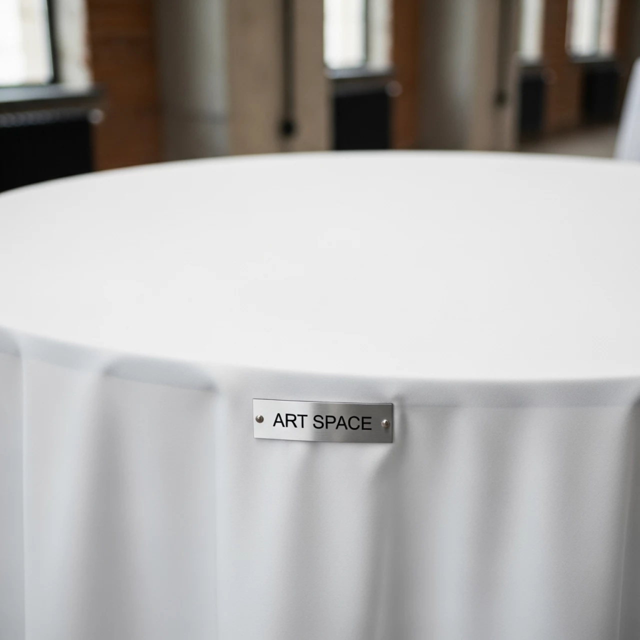 Аренда Скатерть круглая белая Профлайн 2,7 м на территории Морпорта Сочи — ART SPACE