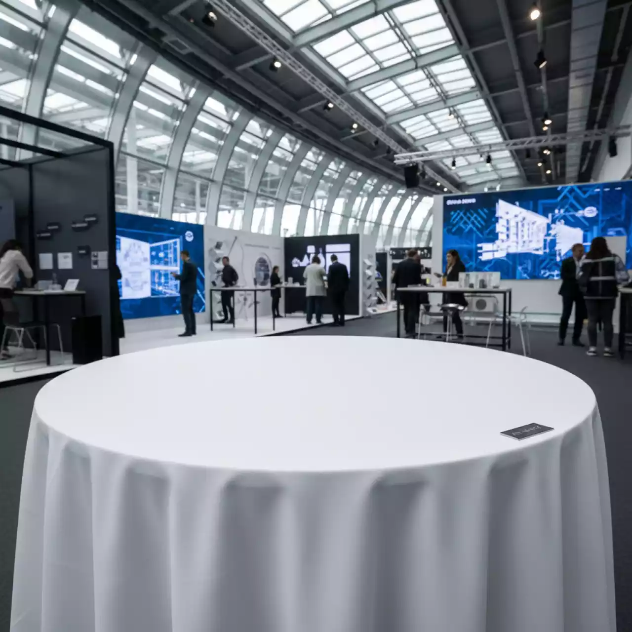 Аренда Скатерть круглая D 3000 журавинка белая гладь со стачным швом в Сириус Арене — ART SPACE