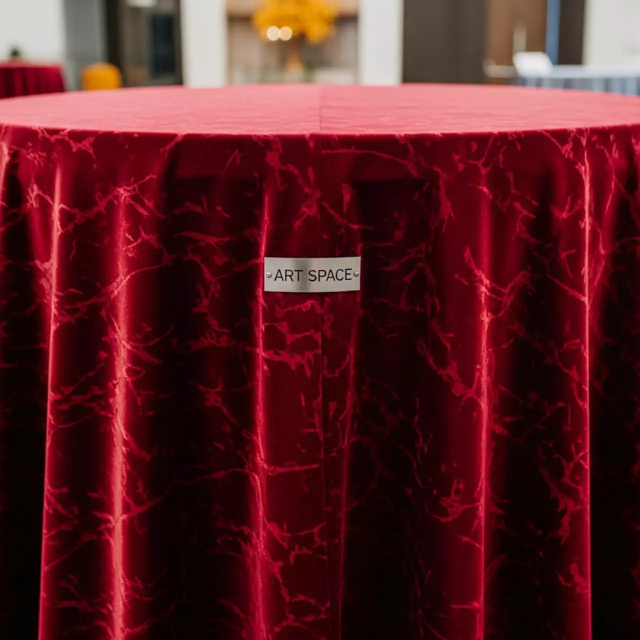 Аренда Скатерть круглая Мраморный Бархат красная 3300 мм в Гранд Отель Поляна — ART SPACE
