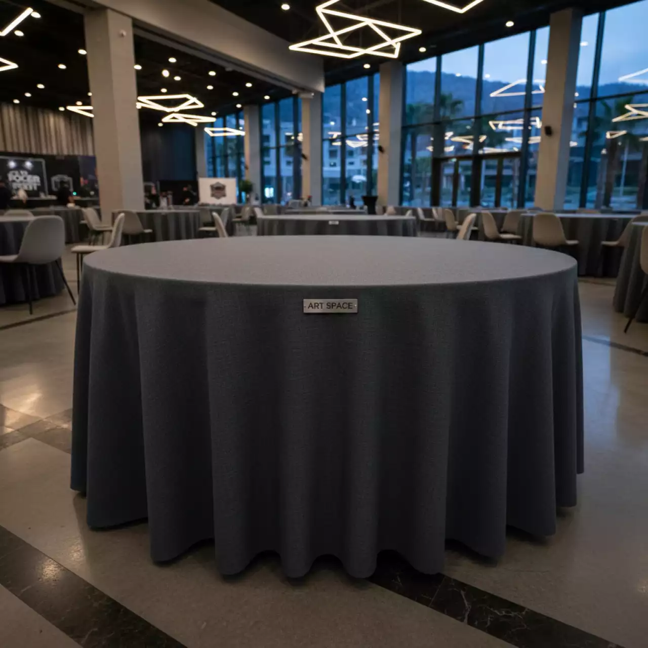 Аренда Скатерть круглая темно серого цвета диаметр 2,3 м в Novotel Resort — ART SPACE