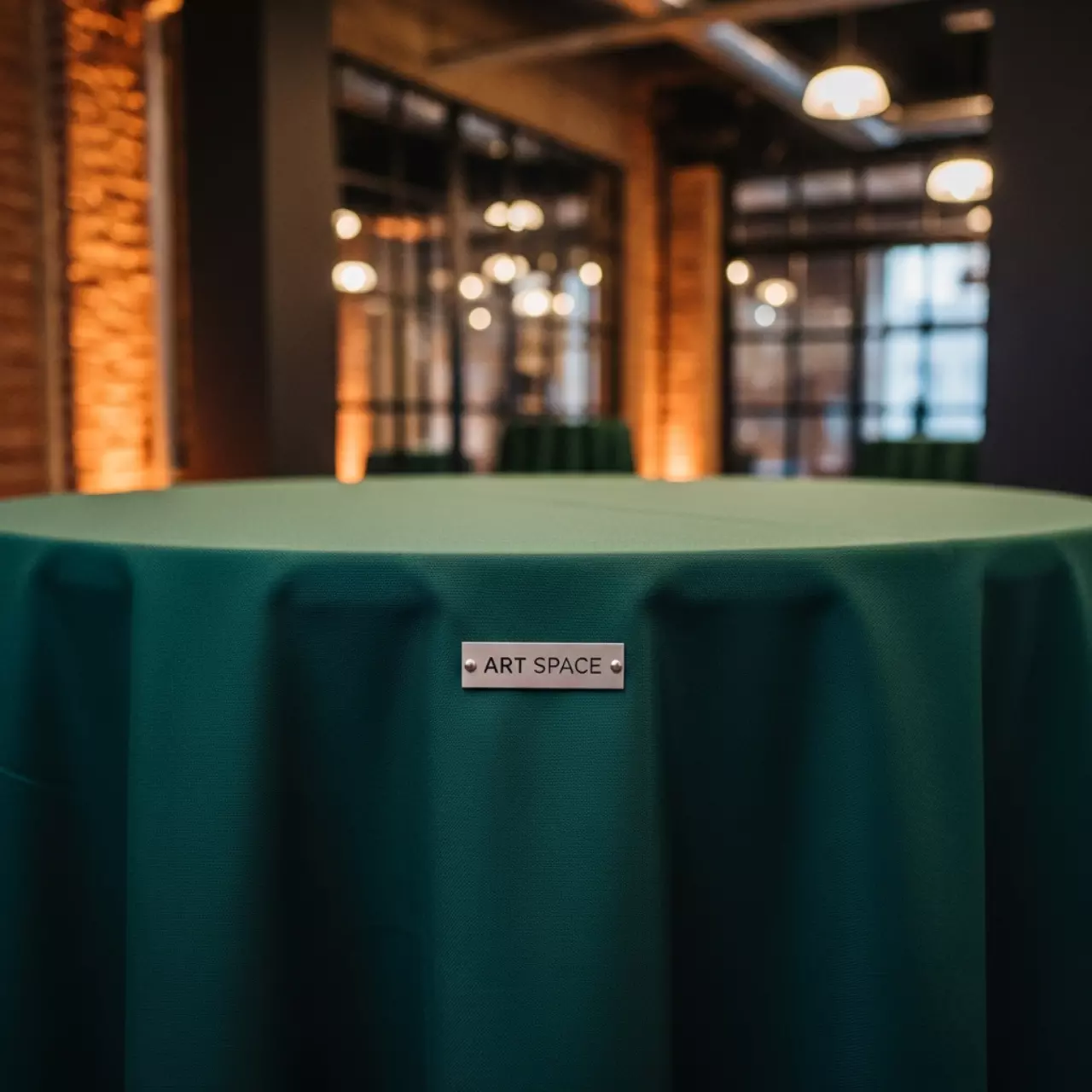 Аренда Скатерть круглая темно зеленая диаметр 2,3 м в Novotel Resort — ART SPACE