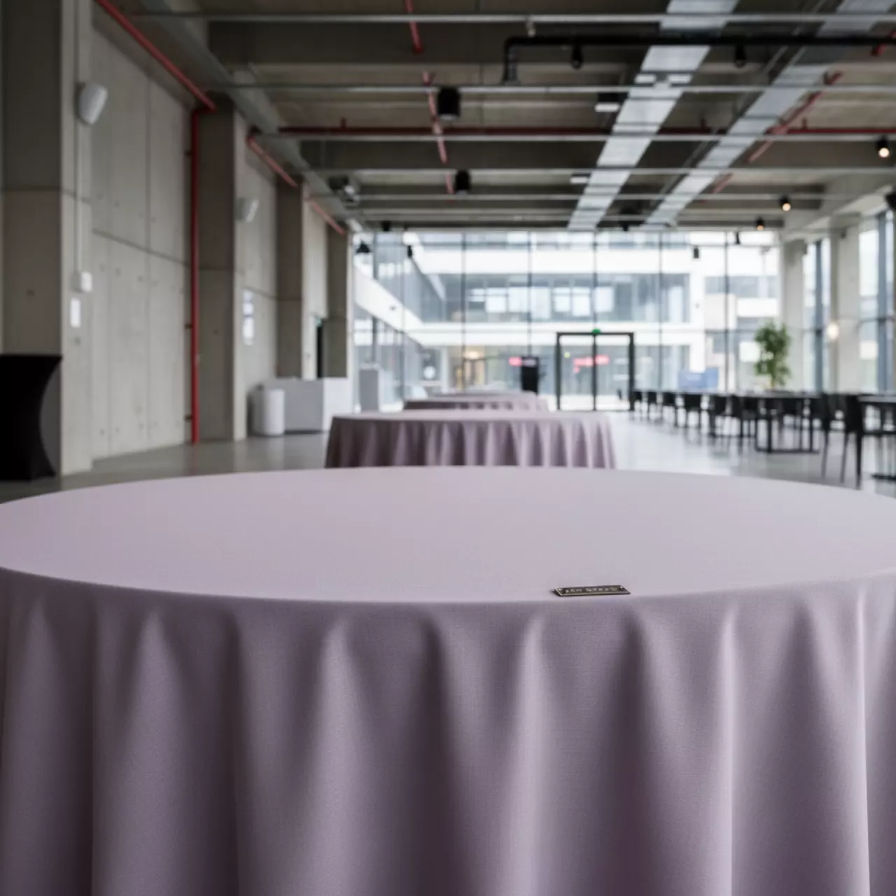 Аренда Скатерть лавандовая круглая софт диаметр 300 см в Omega Sirius — ART SPACE