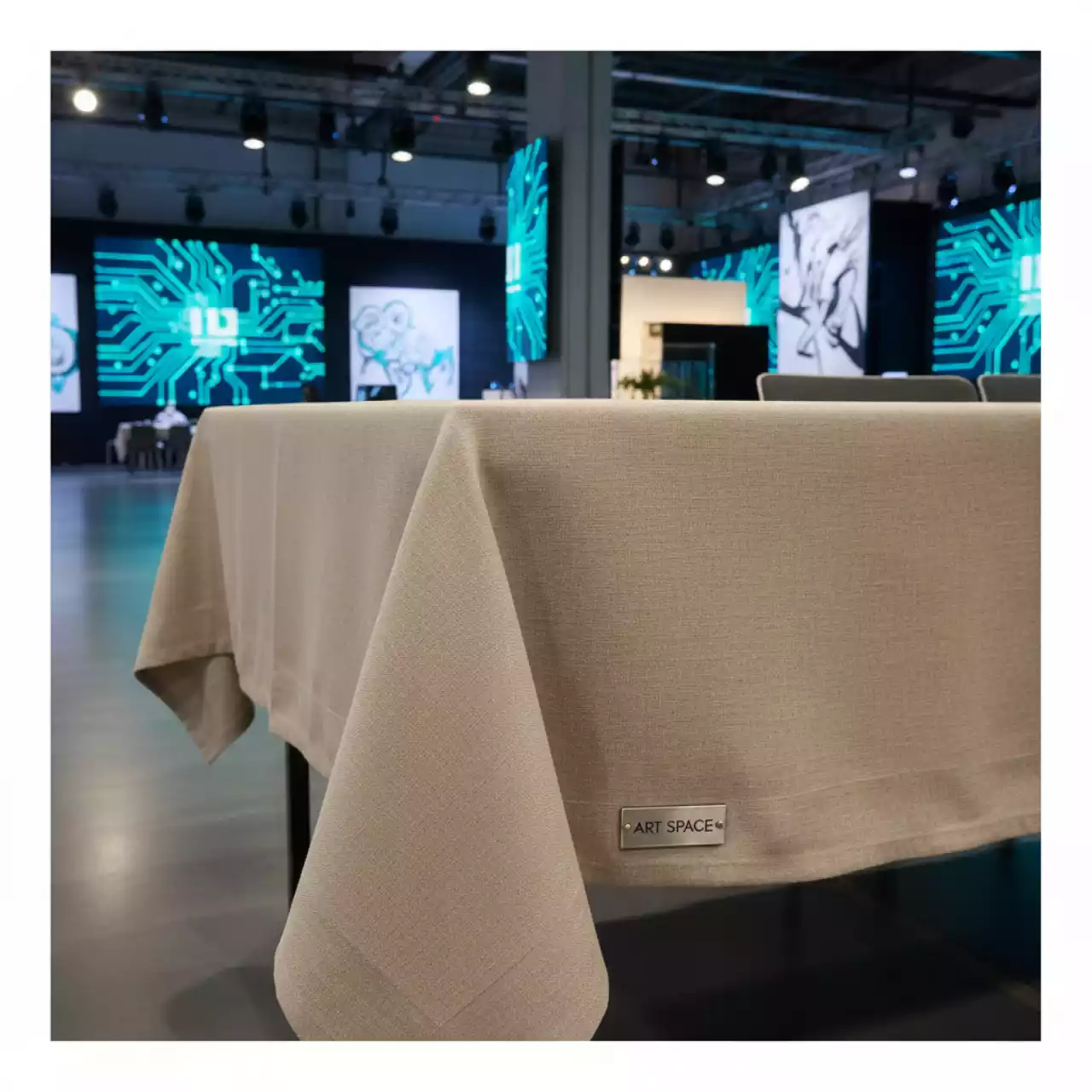 Аренда Скатерть под любой цвет 150х220 см в Red Arena — ART SPACE