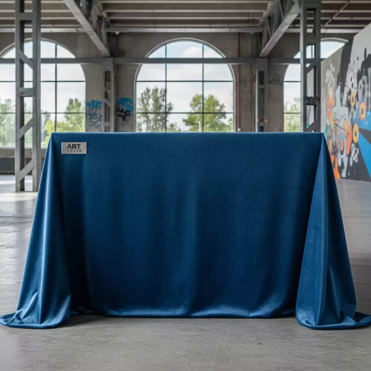 Аренда Скатерть прямоугольная бархатная бесшовная Альт голубая 407 в парке «Ривьера» — ART SPACE