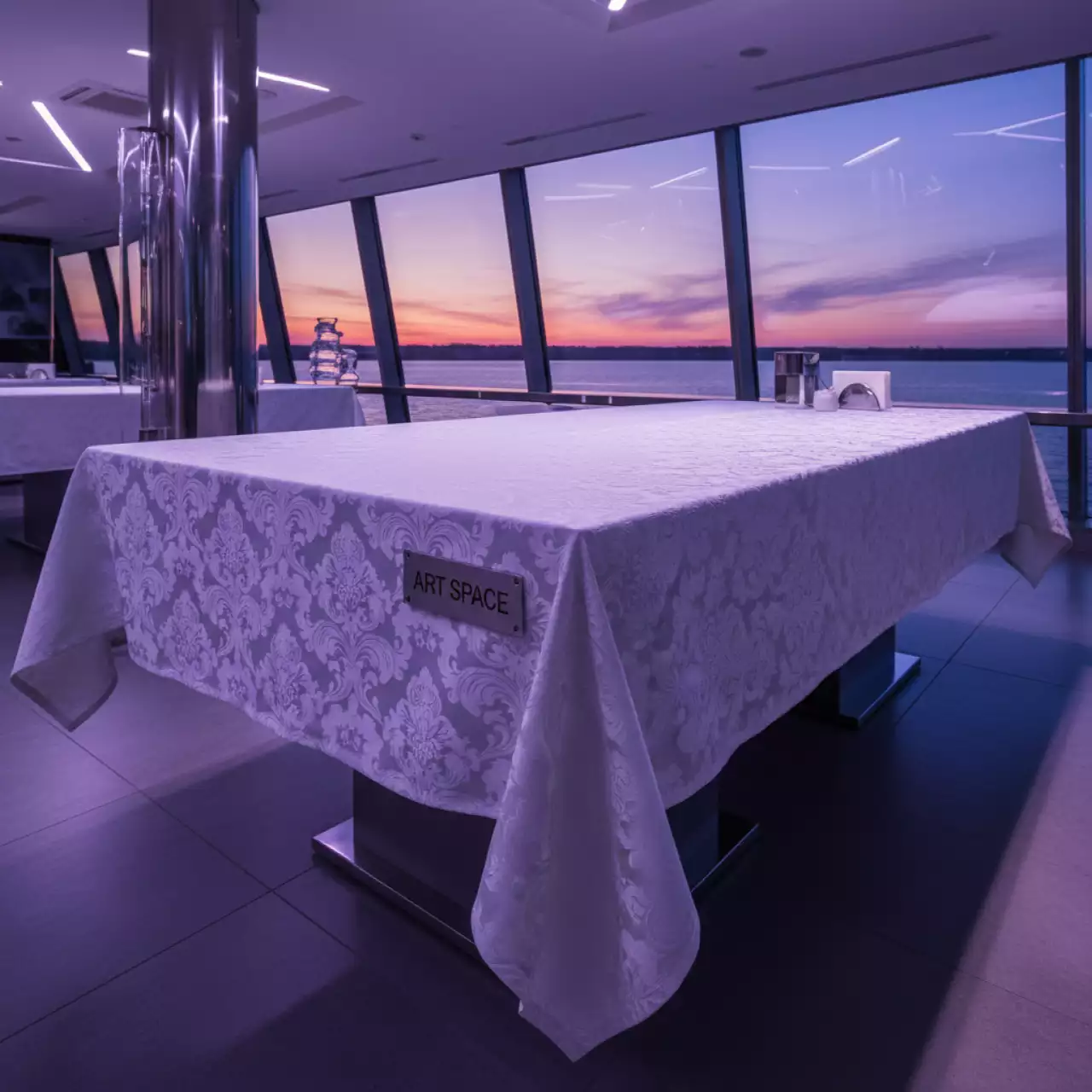 Аренда Скатерть прямоугольная белая журавинка 2000х1500 мм в ресторане «Паруса» — ART SPACE