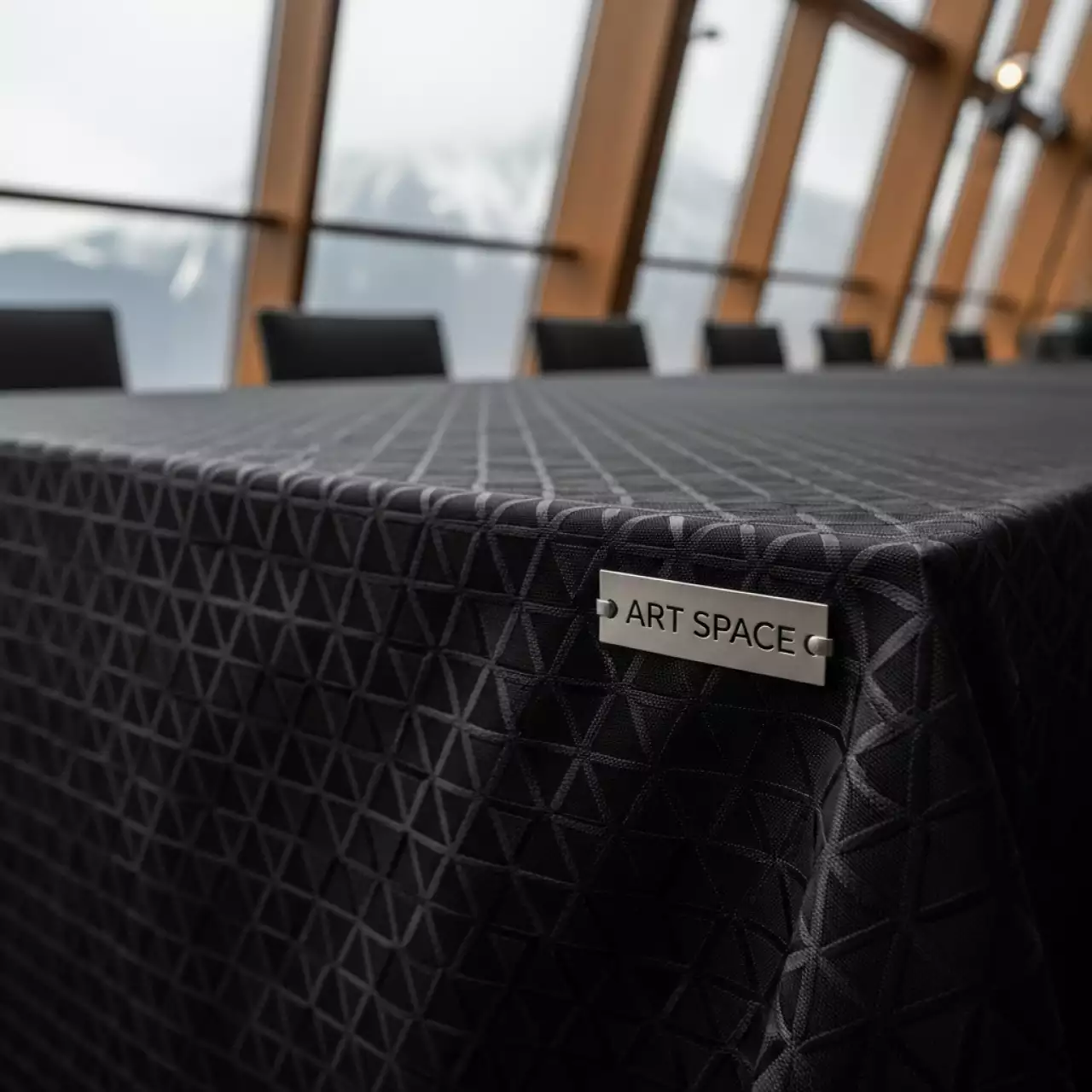 Аренда Скатерть прямоугольная черная жаккард 1,4х2,4 м в Гранд Отель Поляна — ART SPACE