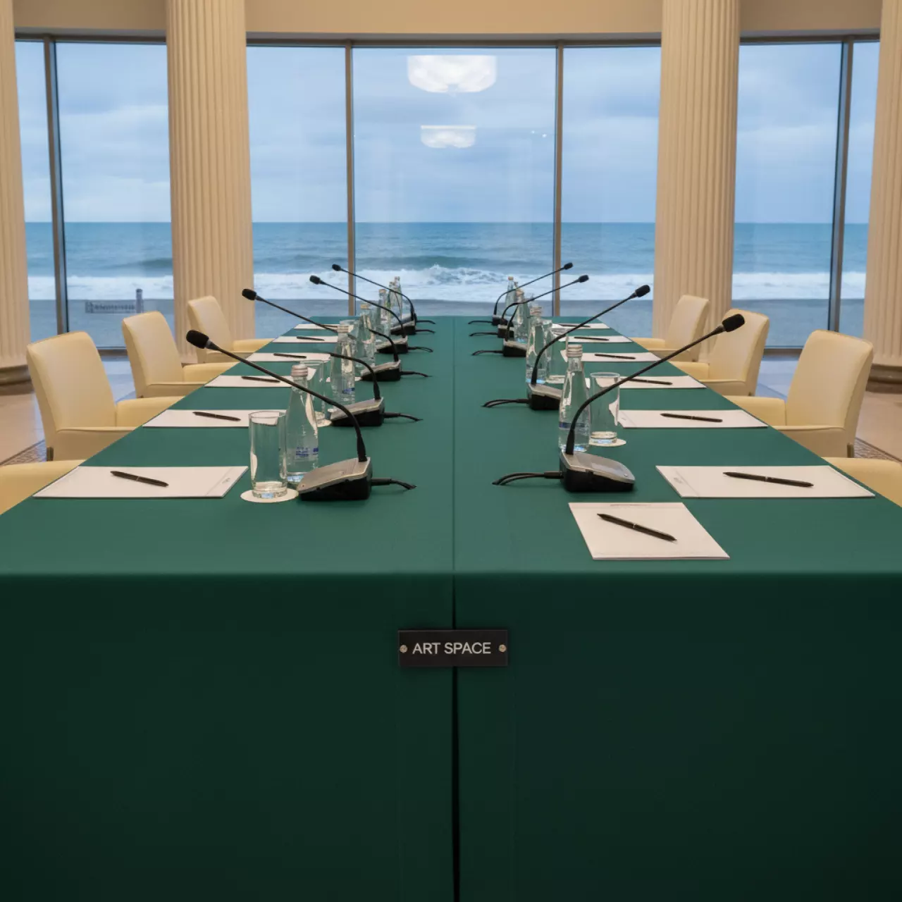 Аренда Скатерть прямоугольная "Габардин" изумрудная 3000х2250 мм на пляже «Мандарин» — ART SPACE