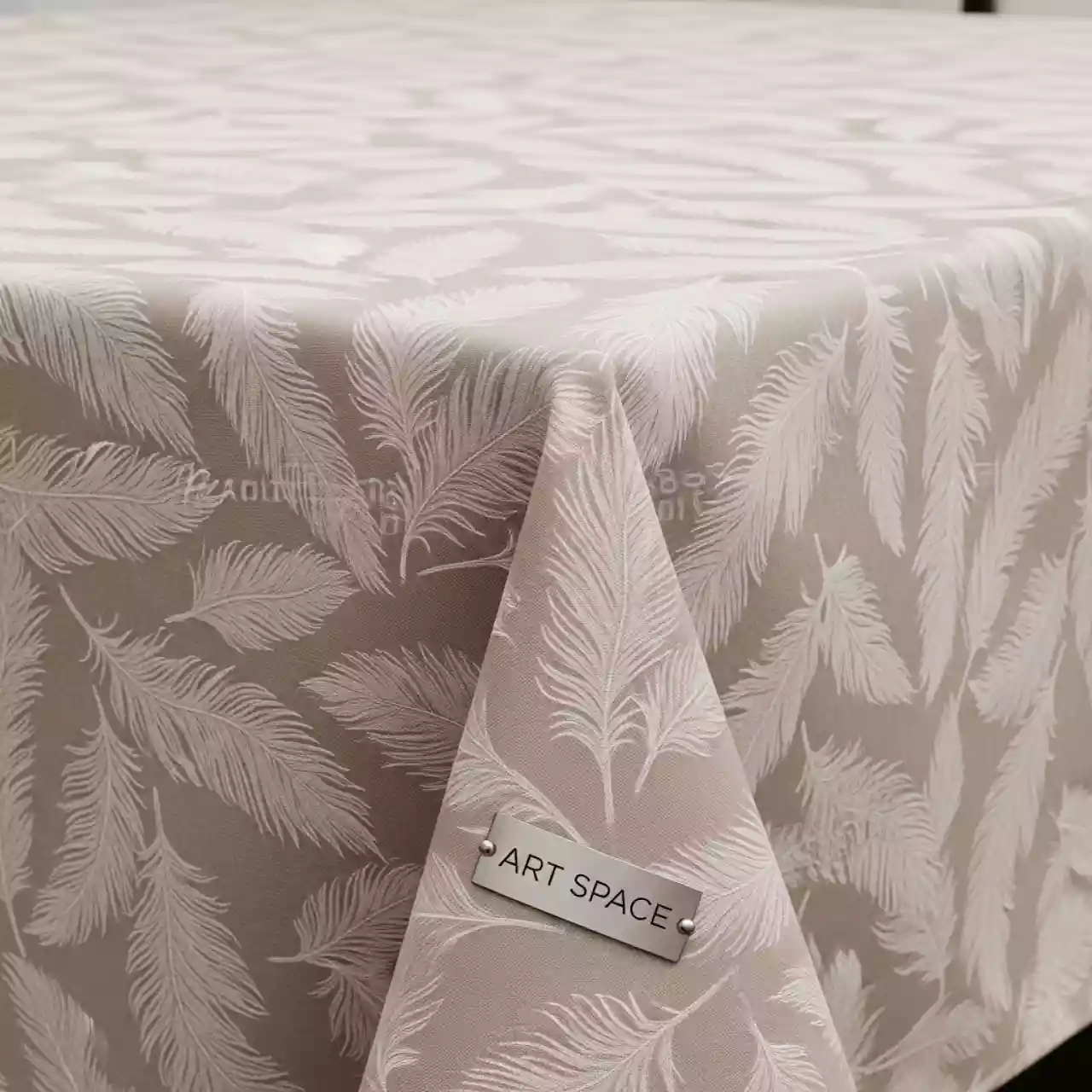 Аренда Скатерть прямоугольная ричард бежевое перо 2200х1500 в Radisson Hotel Rosa Khutor — ART SPACE