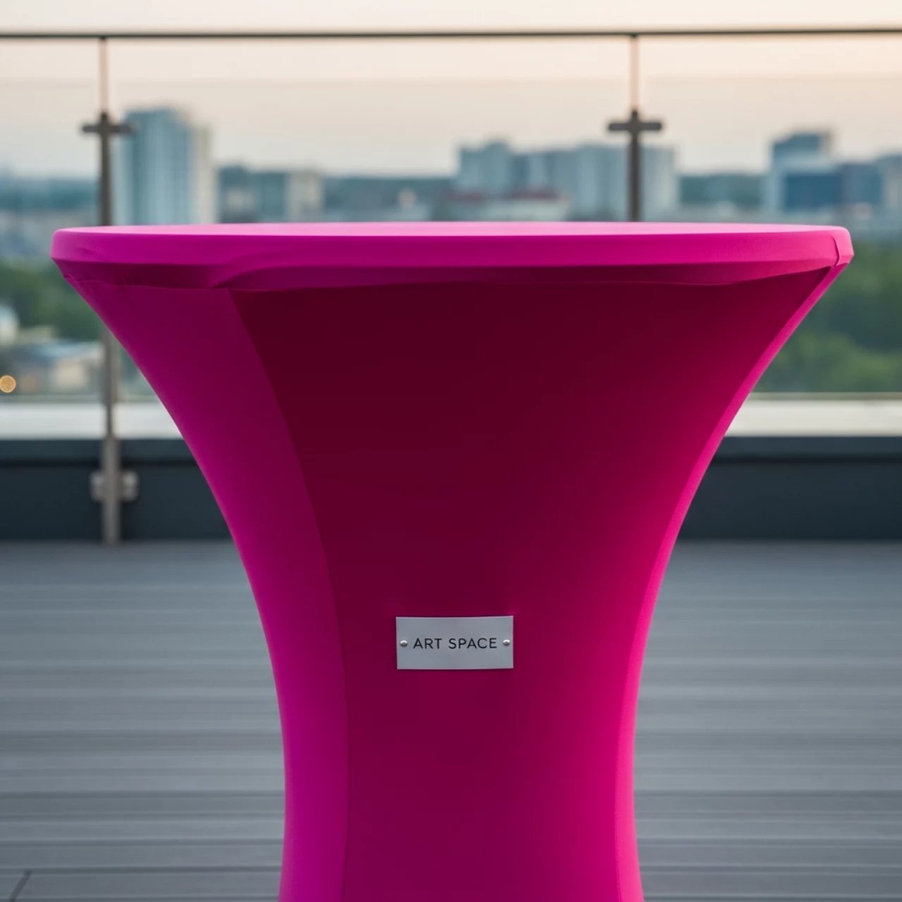 Аренда Скатерть стрейч D78 для коктейльного стола фуксия R4E 00325 в Golden Tulip Rosa Khutor — ART SPACE