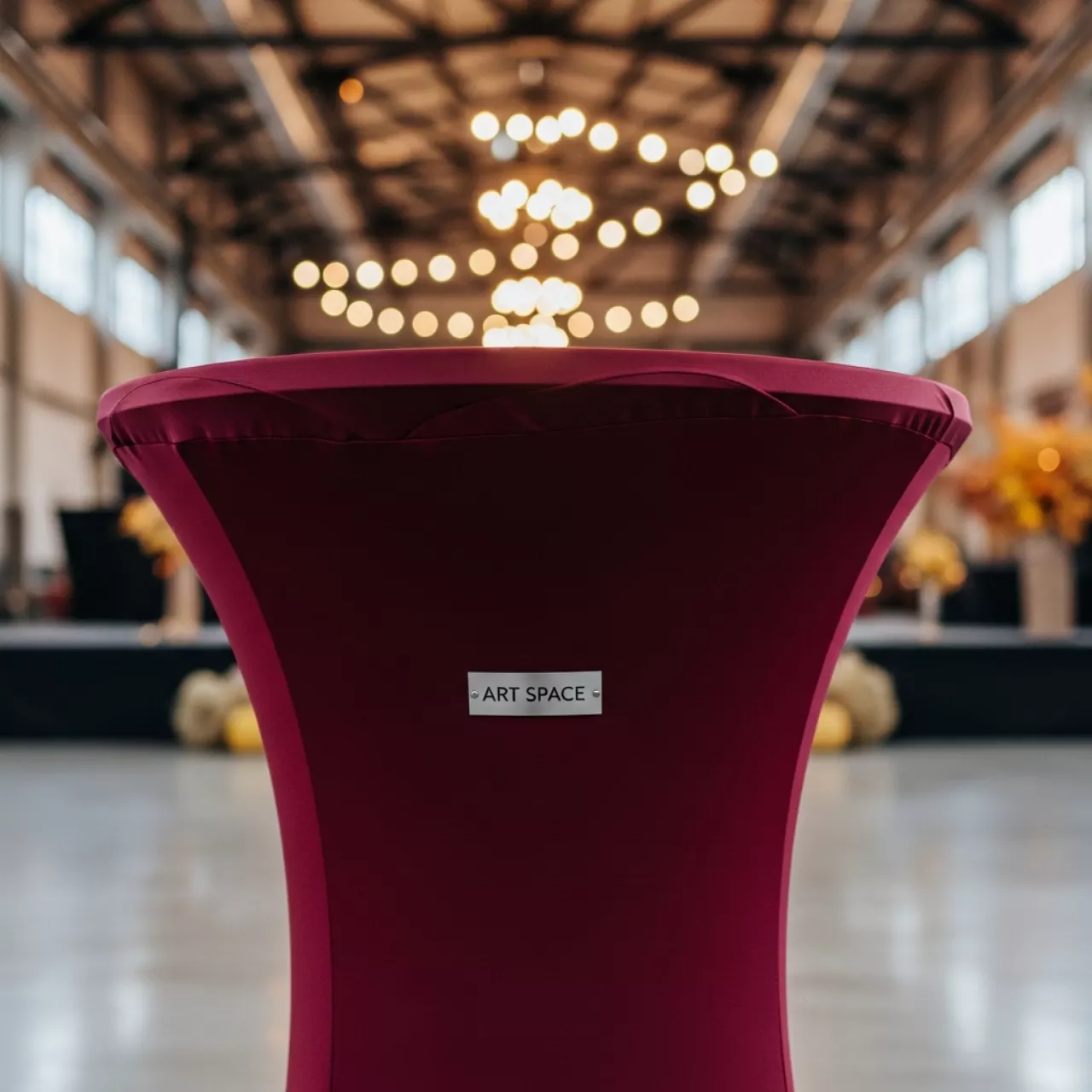 Аренда Скатерть стрейч D 78 для коктейльного стола бордовая в ледовом дворце «Роза Хутор» — ART SPACE