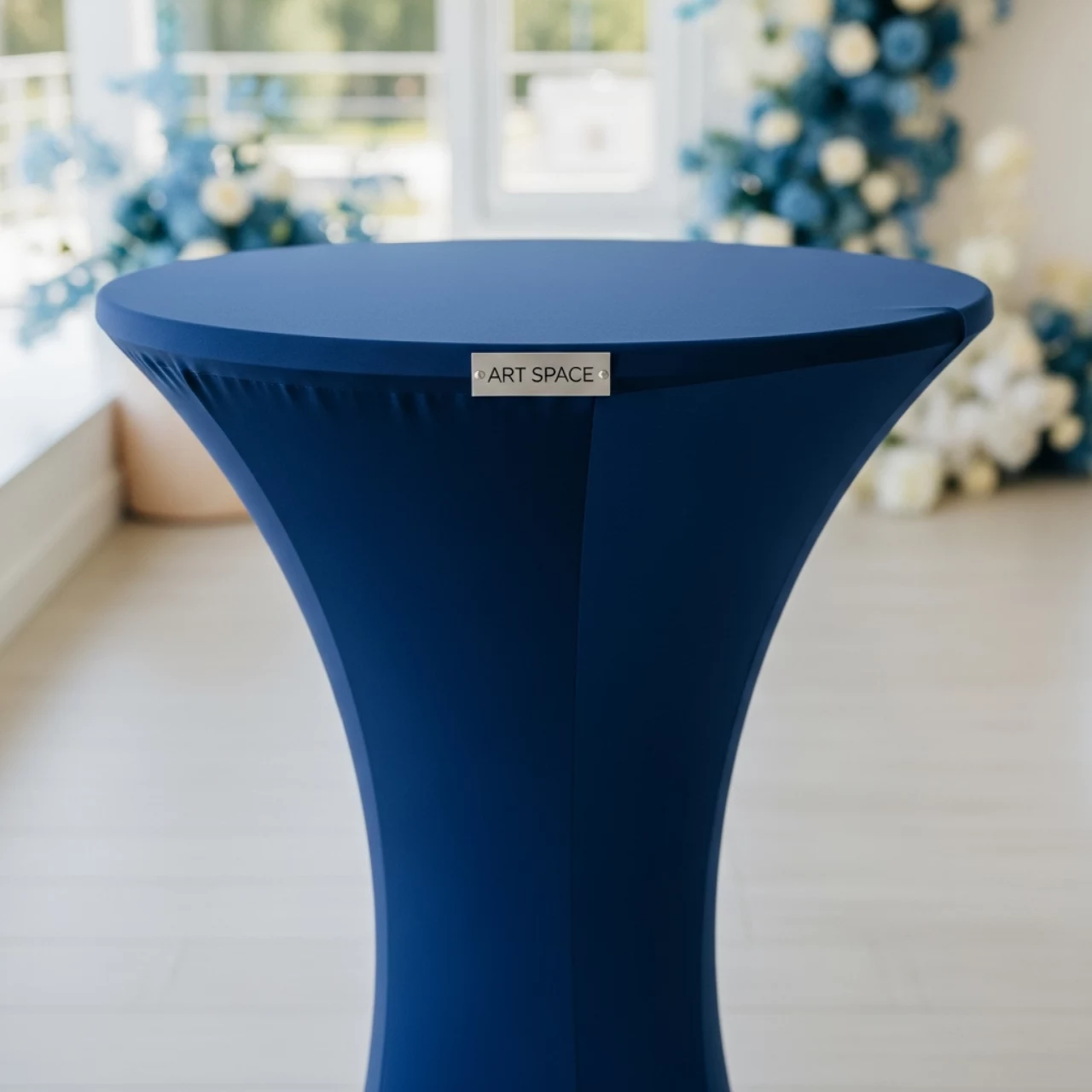 Аренда Скатерть стрейч для коктейльного стола синяя D78 в ресторане «Плакучая Ива» — ART SPACE