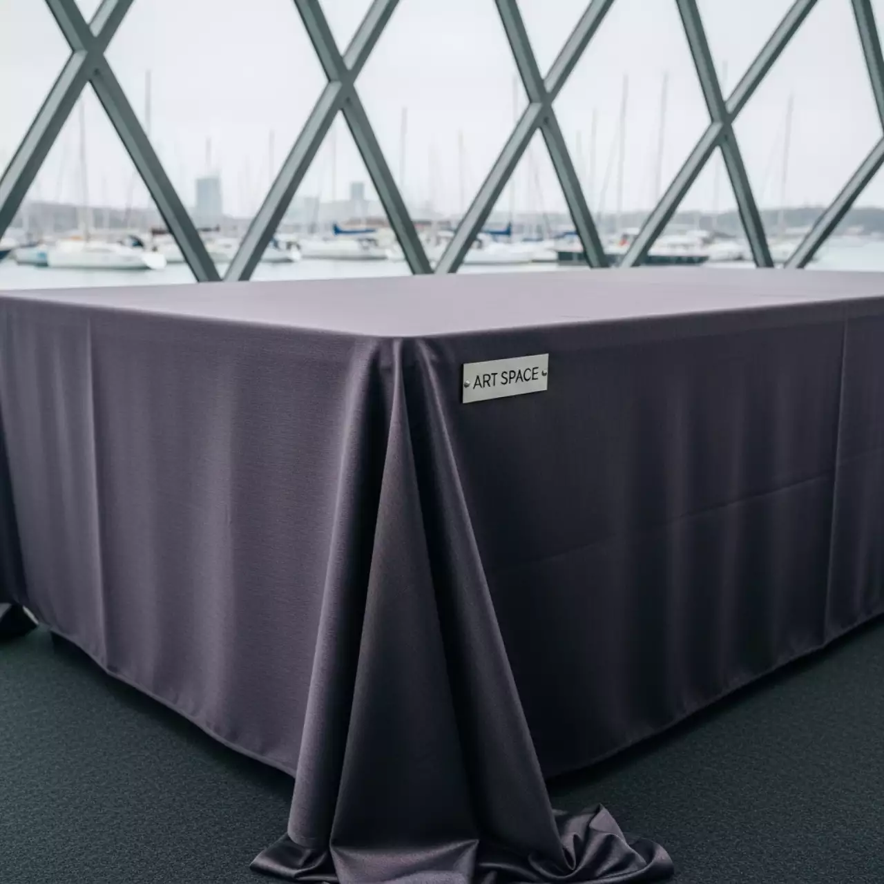 Аренда Скатерть в пол 3,3х2,35 м на парусной регате (Сочи) — ART SPACE