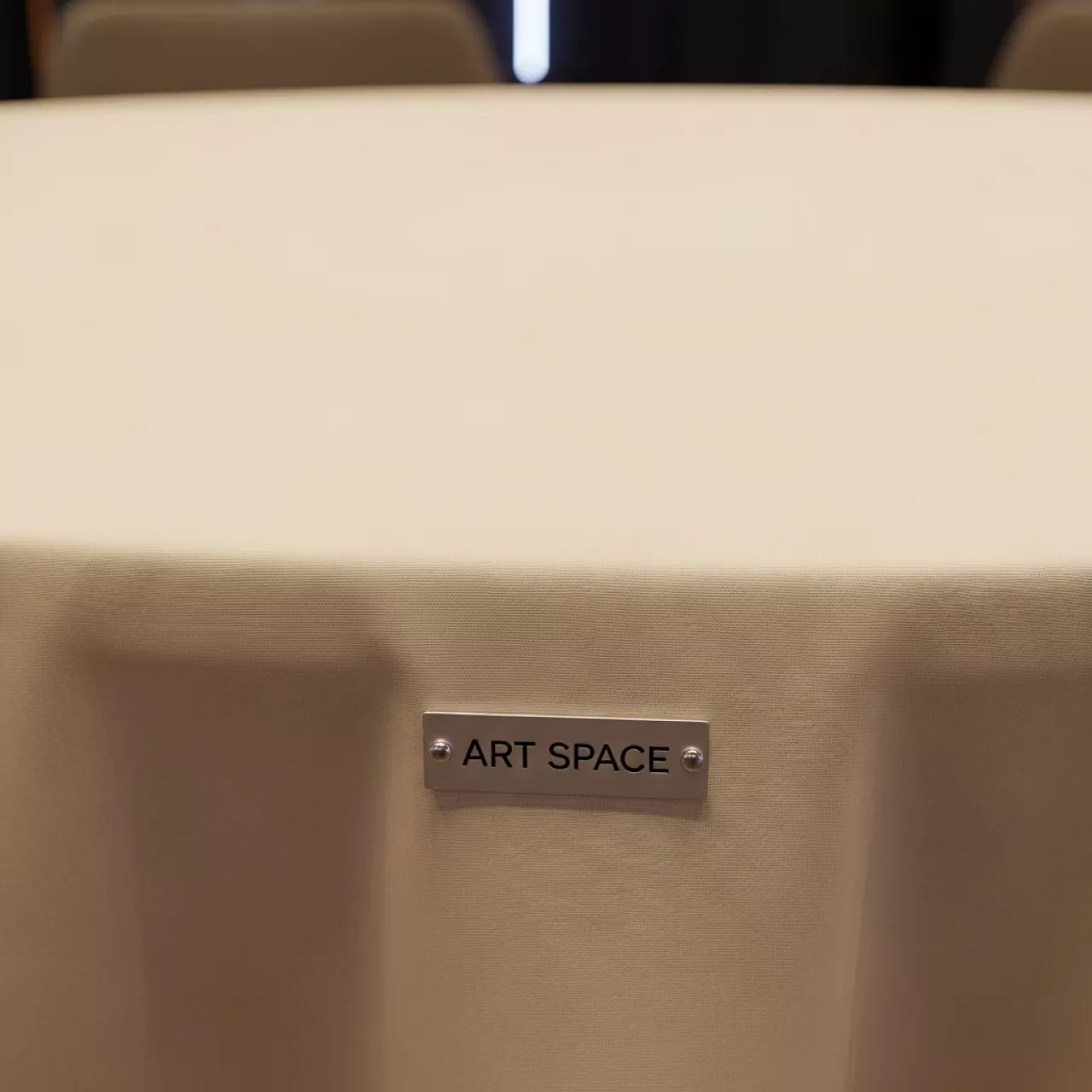 Аренда Скатерть ванильная круглая 3,3 м в Зимнем театре — ART SPACE