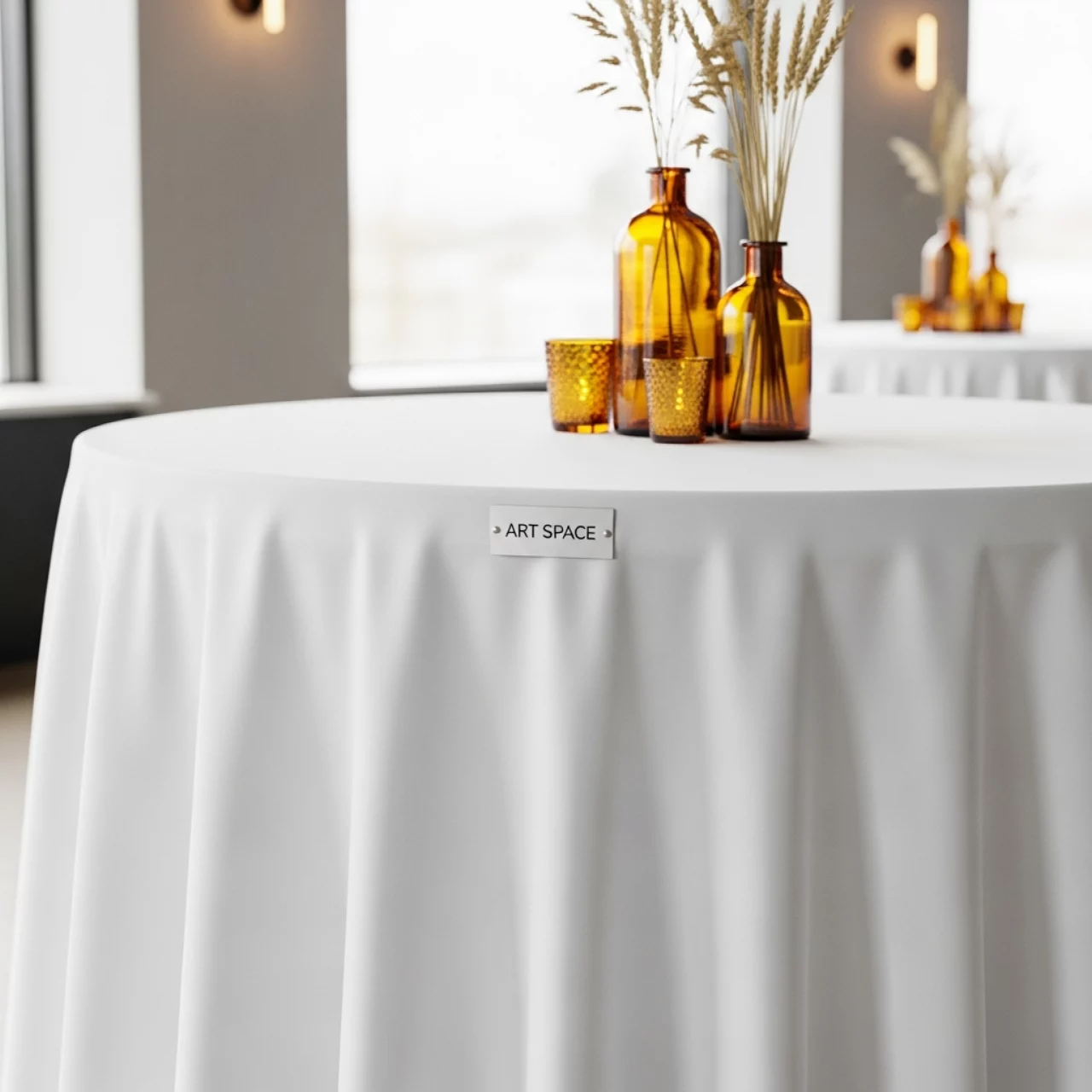 Аренда Скатерть журавинка белая гладь D 335 см в Pullman Sochi Centre — ART SPACE
