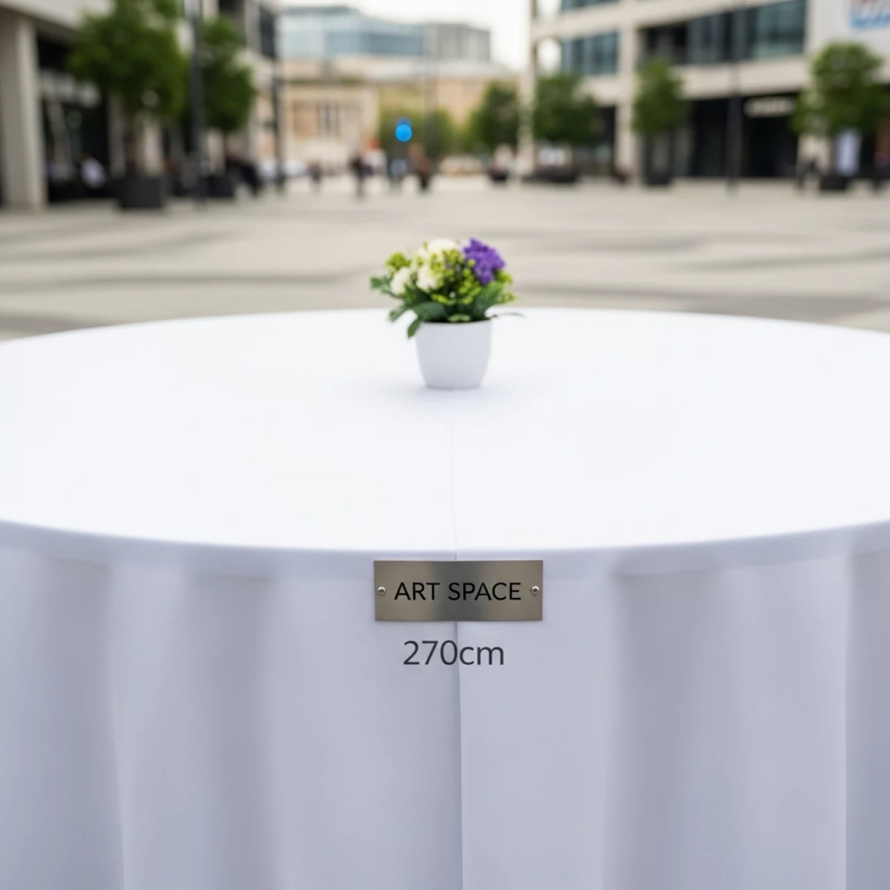 Аренда Скатерти белые диаметр 270 см 100 полиэстер на Медальной площади — ART SPACE