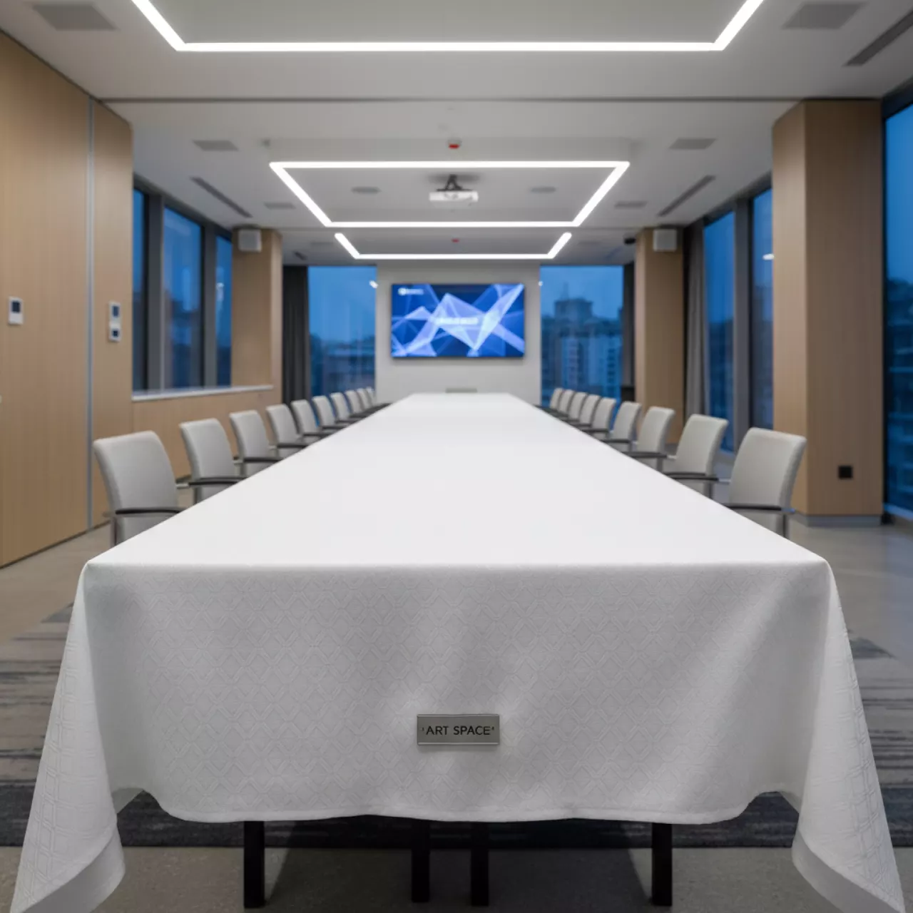 Аренда Скатерти прямоугольной журавинка 3600х1400 мм ромб белый с 1 швом в Courtyard by Marriott Sochi — ART SPACE