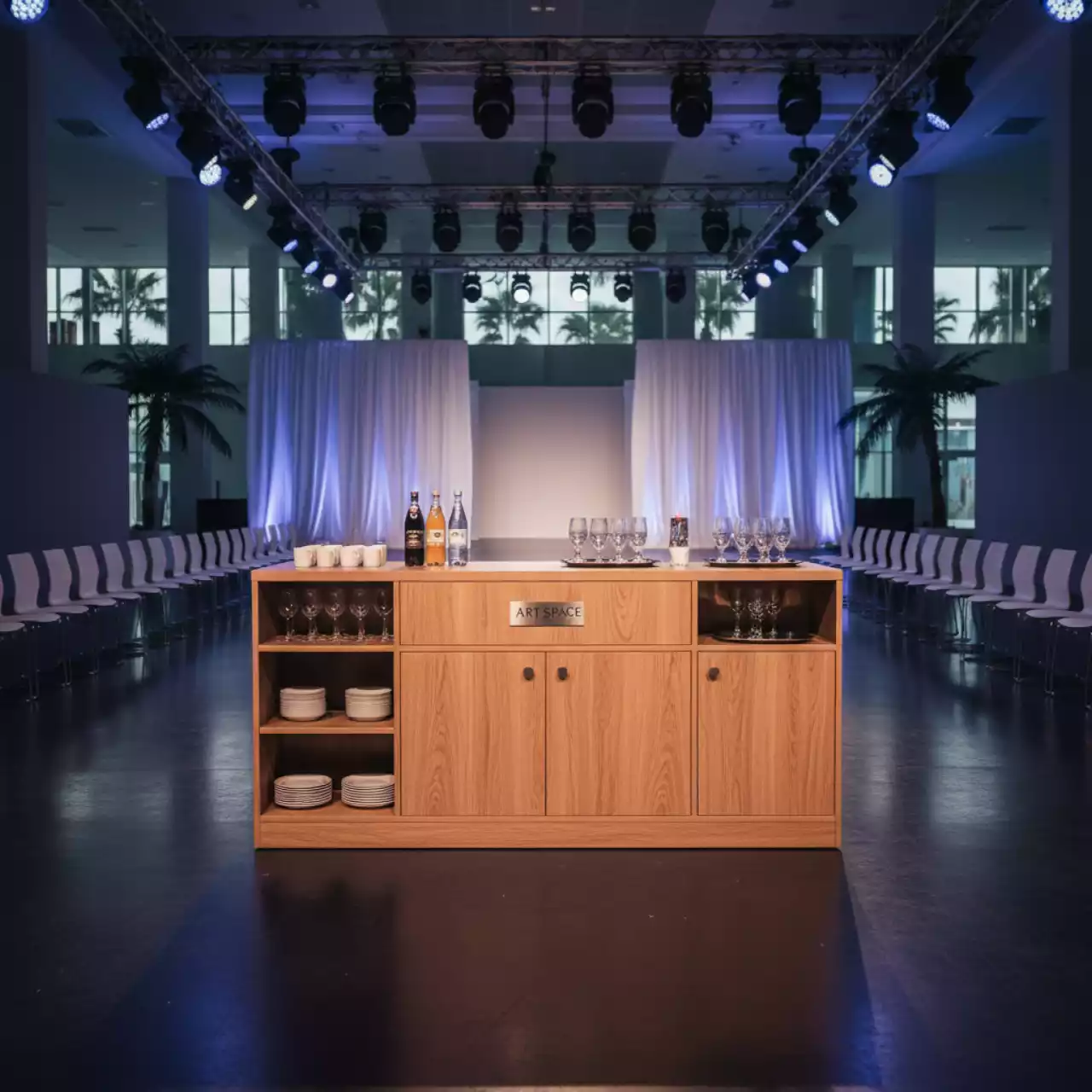 Аренда Станция официанта 1400х420х1400 ЛДСП Egger Дуб Бардолино в Сочи Парк Отеле — ART SPACE