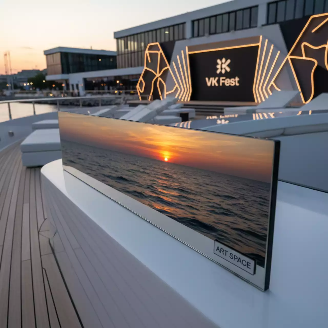 Аренда Стекло прямоугольное прозрачное 56х35 см на VIP-яхте (Имеретинский порт) — ART SPACE